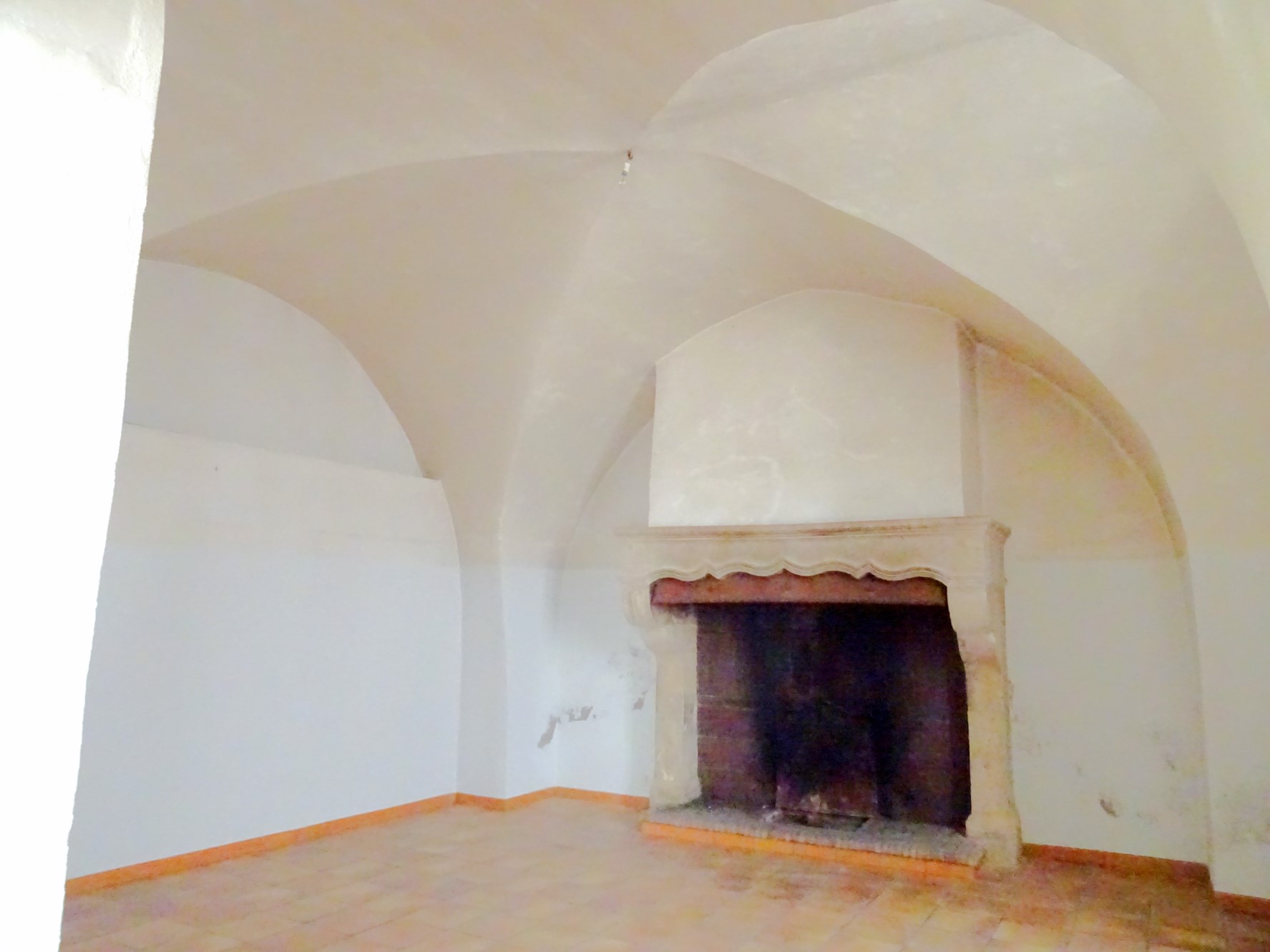 à Pont-Saint-Esprit, hôtel particulier dans quartier historique    