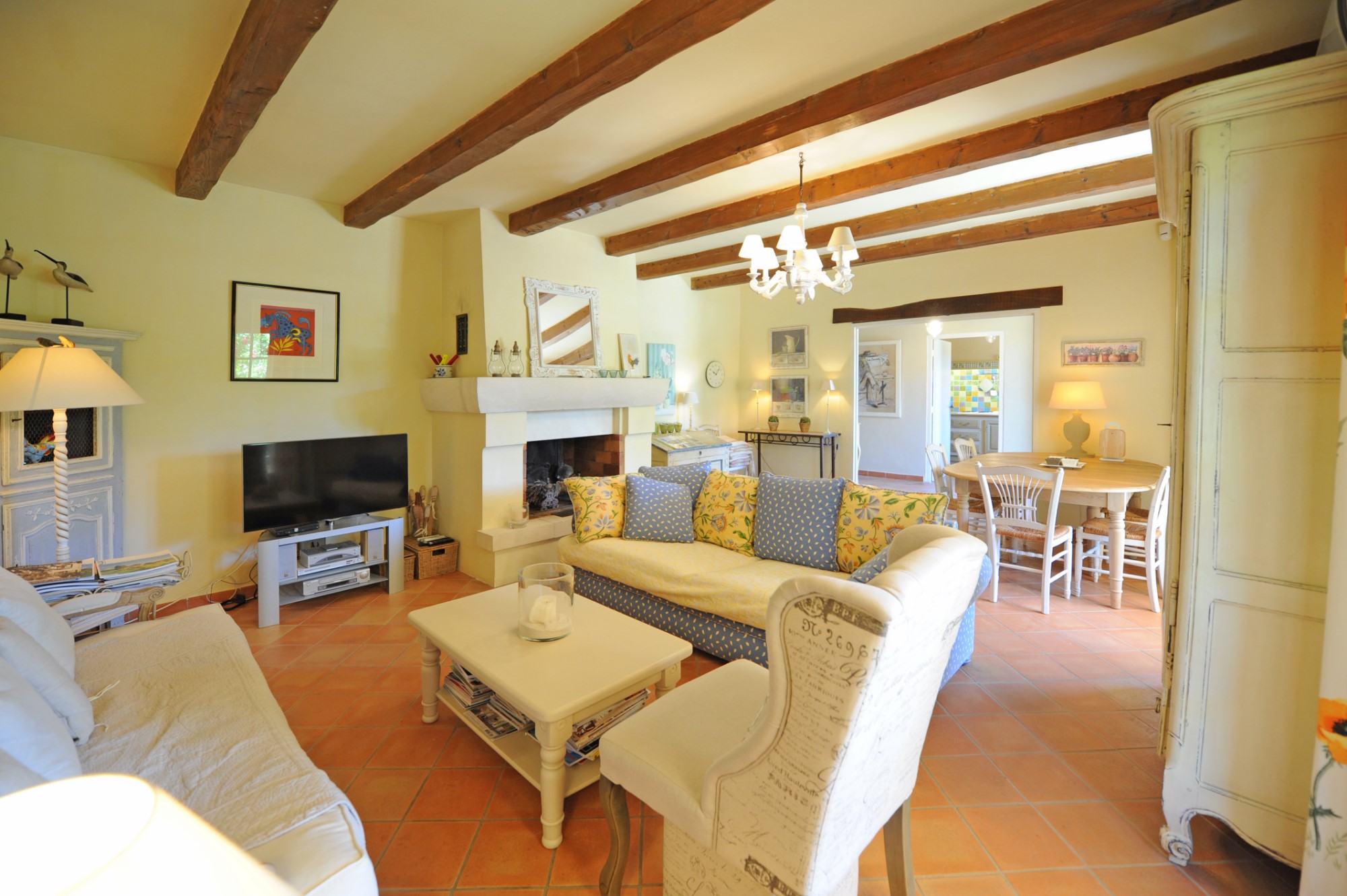 A vendre à Ménerbes, belle villa de plain-pied avec piscine   