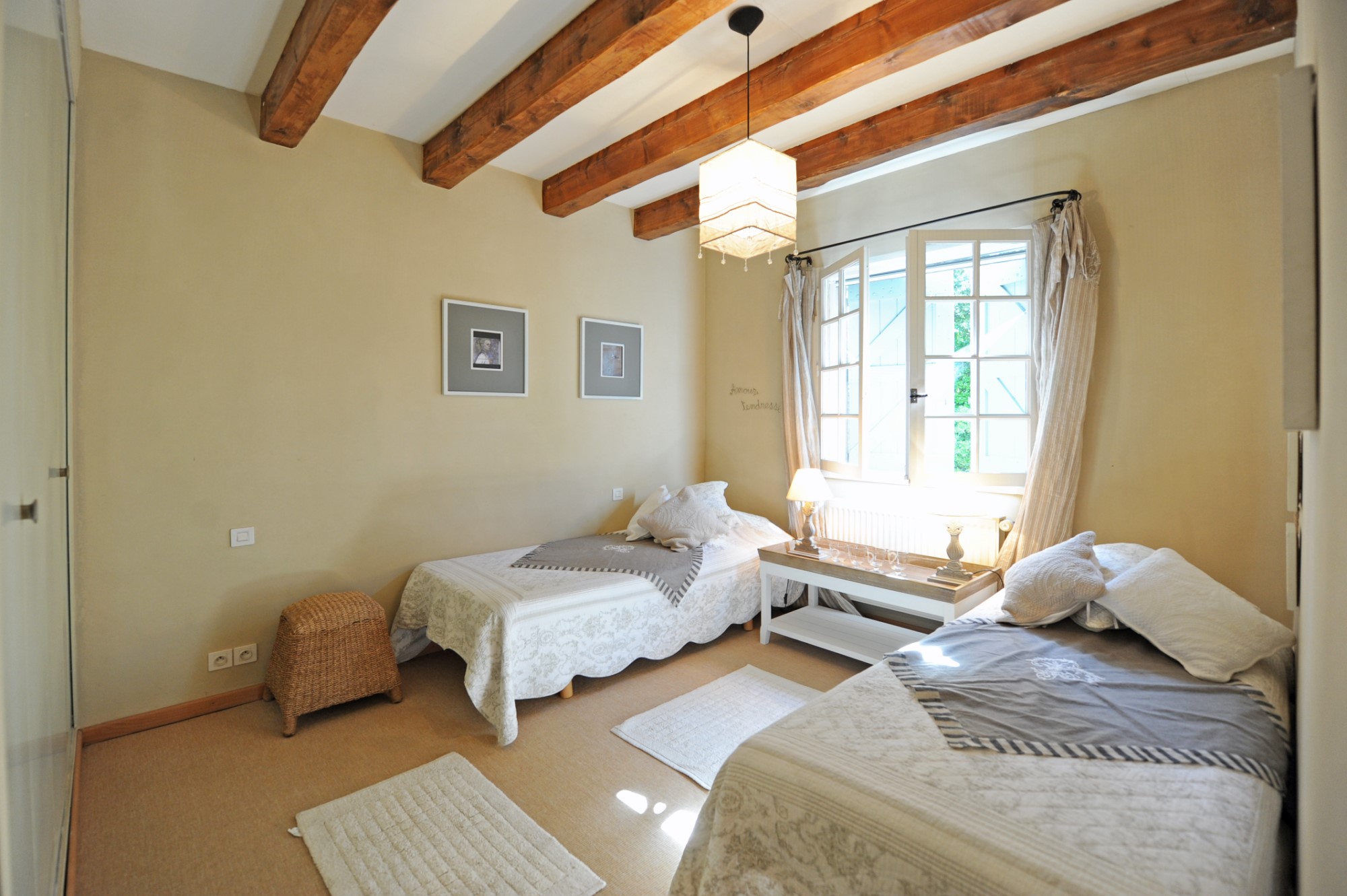 A vendre à Ménerbes, belle villa de plain-pied avec piscine   