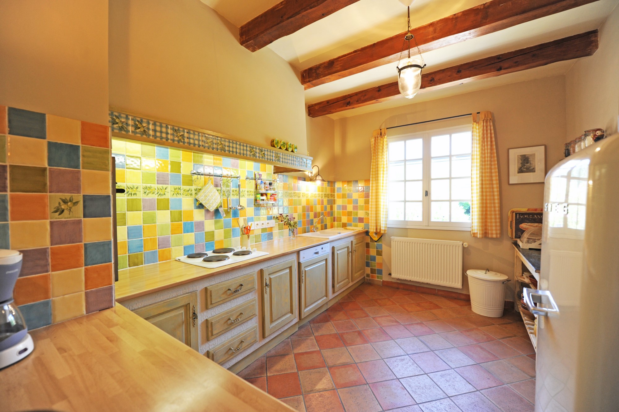 A vendre à Ménerbes, belle villa de plain-pied avec piscine   