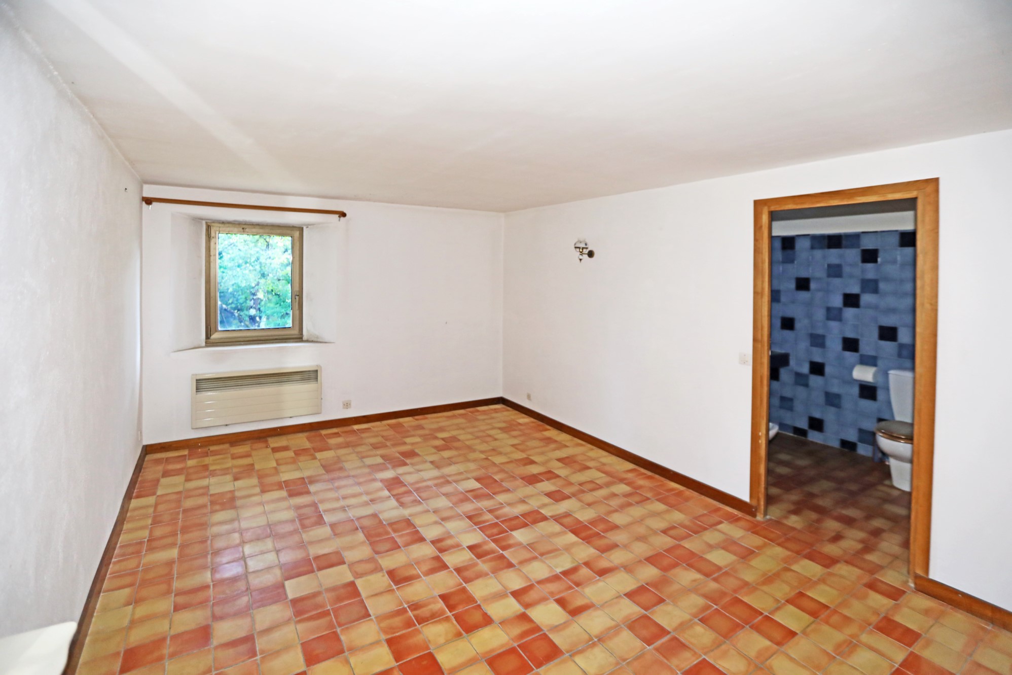 Proche Ménerbes, Roussillon et Gordes, propriété à vendre   