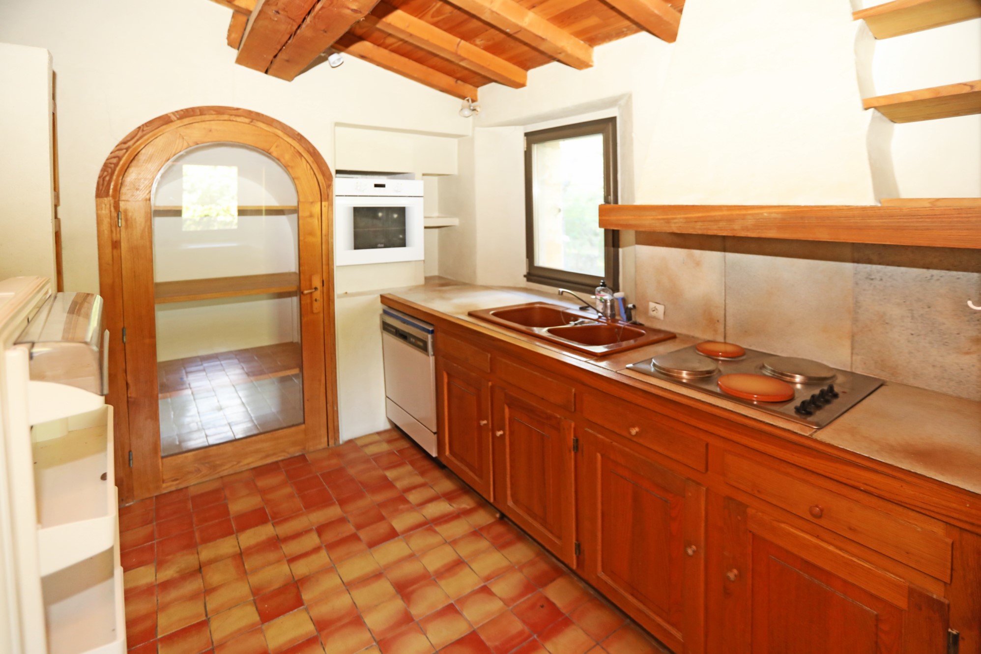 Proche Ménerbes, Roussillon et Gordes, propriété à vendre   