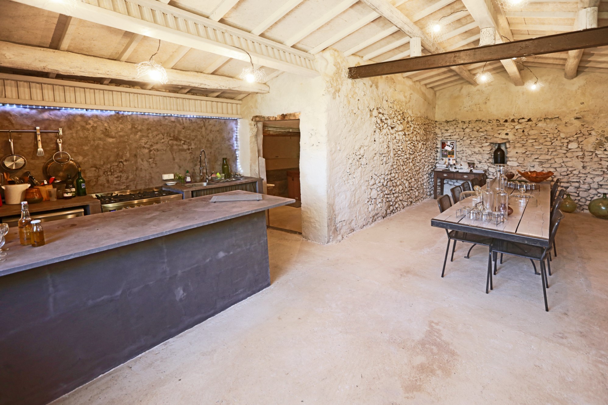A vendre au cœur du Luberon, ancien mas restauré en belle campagne   