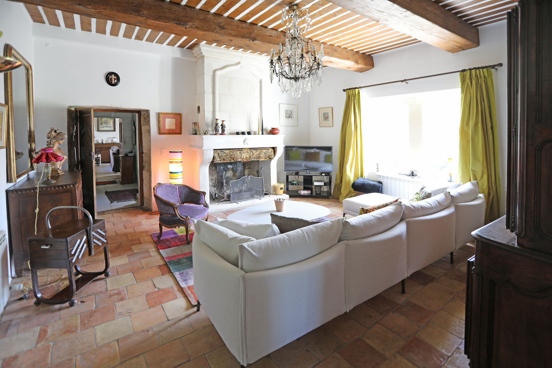 dans le Luberon, superbe propriété avec piscine, tennis et dépendances  