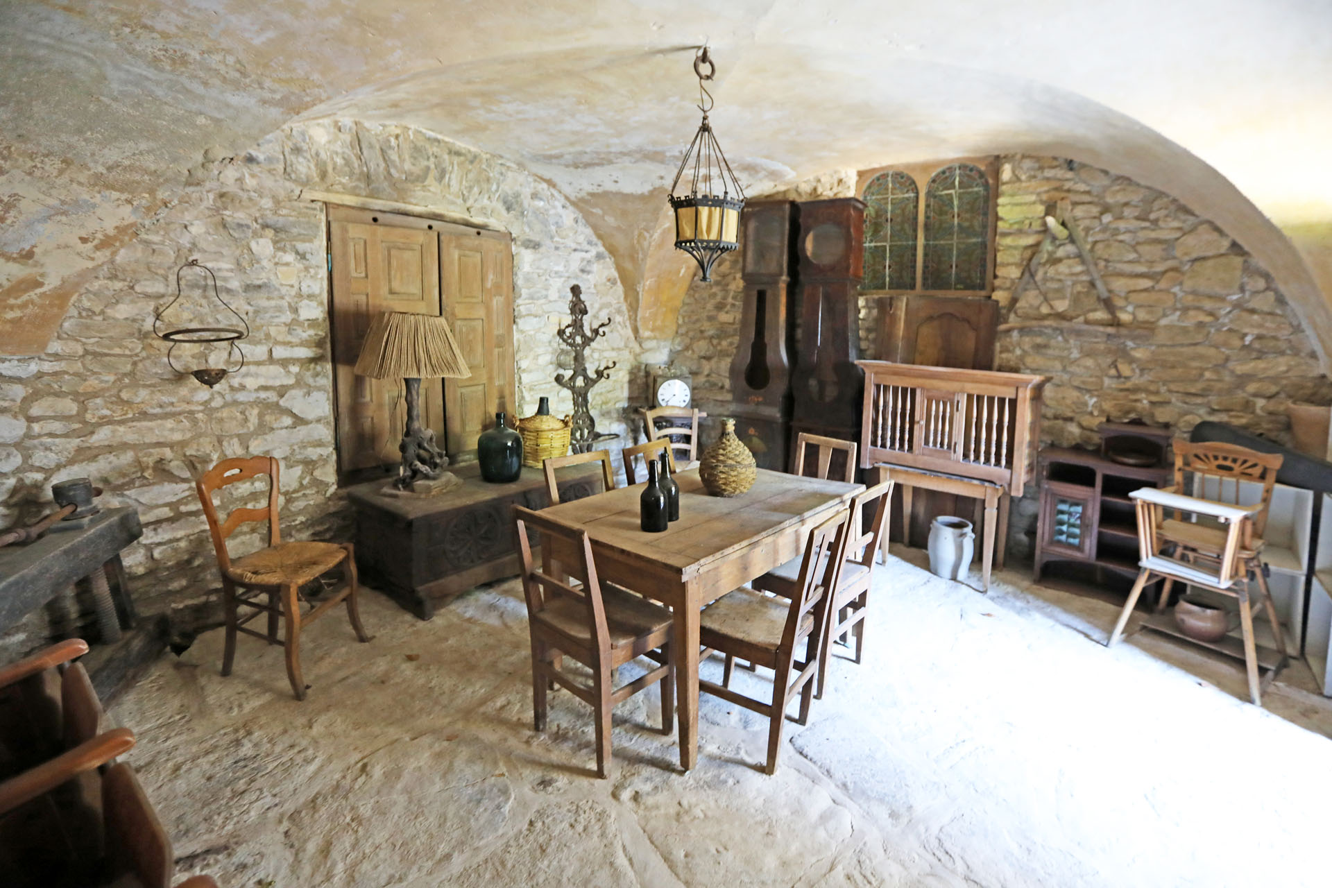 dans le Luberon, superbe propriété avec piscine, tennis et dépendances  