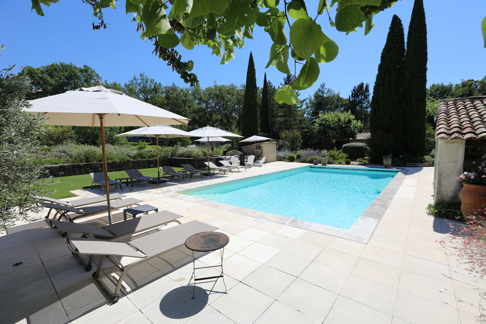 Maison avec piscine et tennis