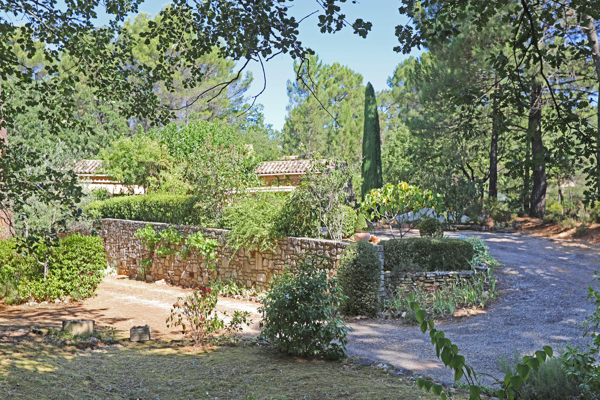 Roussillon,  maison à vendre en exclusivité de 4 chambres avec piscine 