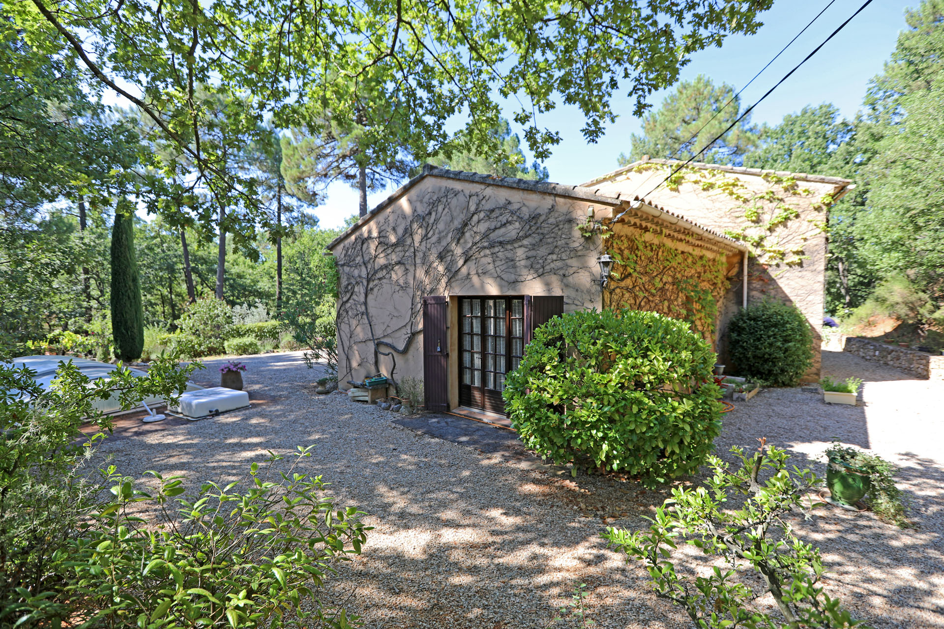 Roussillon,  maison à vendre en exclusivité de 4 chambres avec piscine 