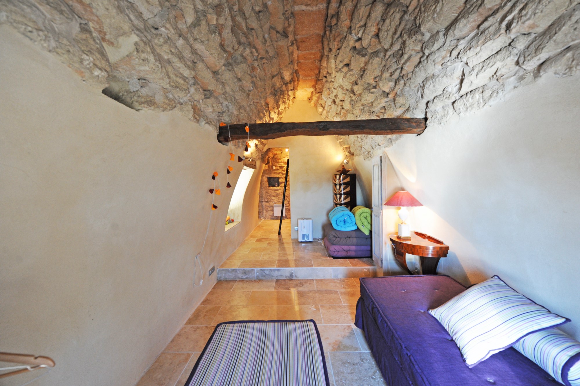Village de Gordes : propriété moderne    