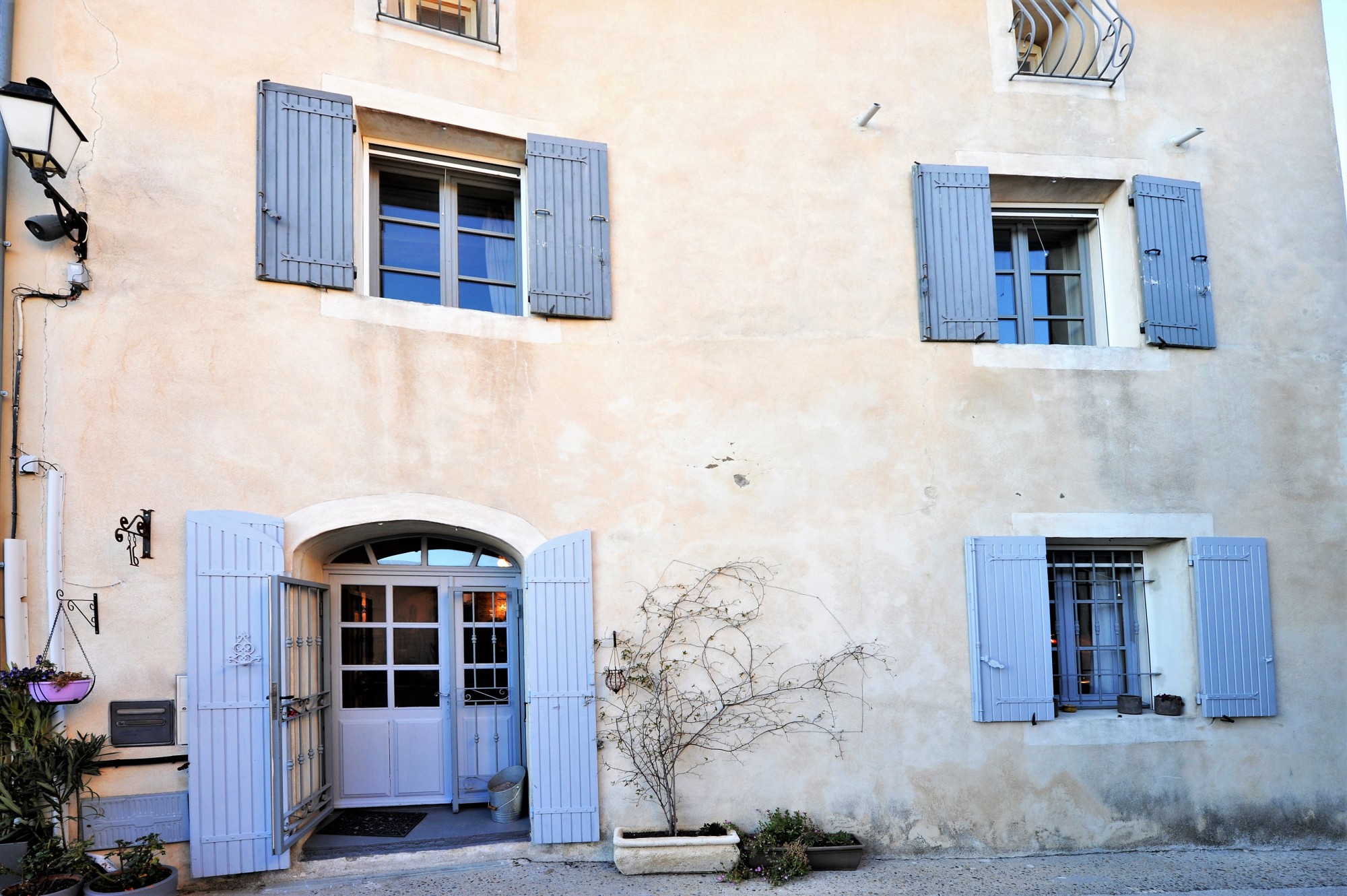 En Provence, à vendre,  maison de village rénovée   