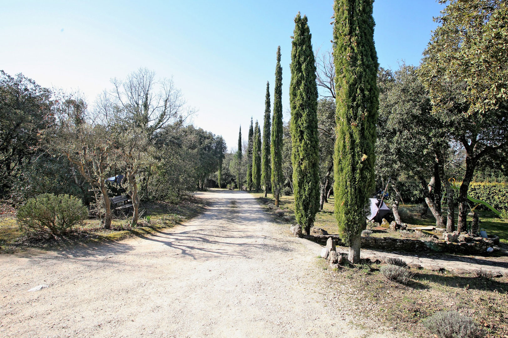 Maison traditionnelle avec piscine à 3 minutes d'un village du Luberon   