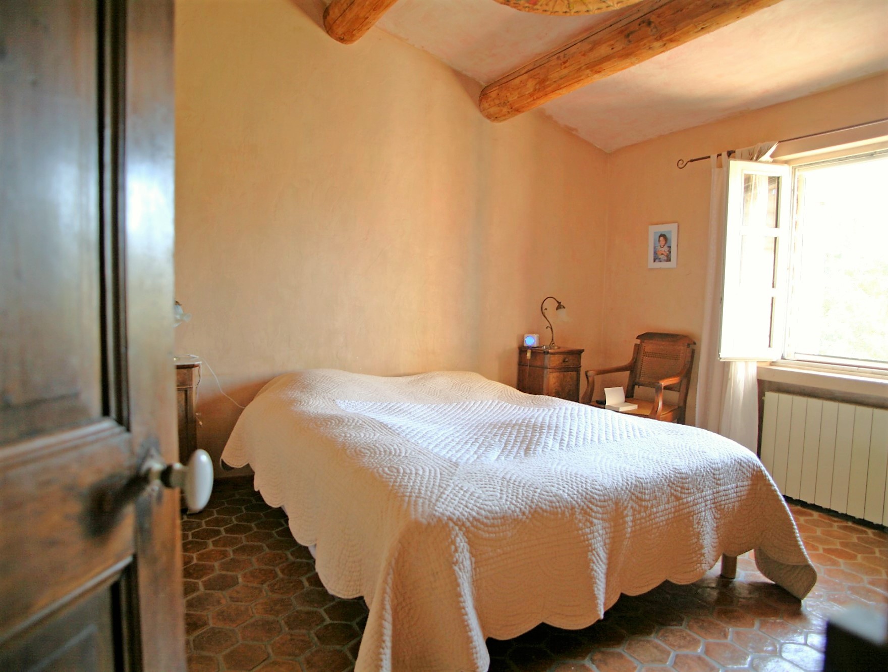Maison traditionnelle avec piscine à 3 minutes d'un village du Luberon   