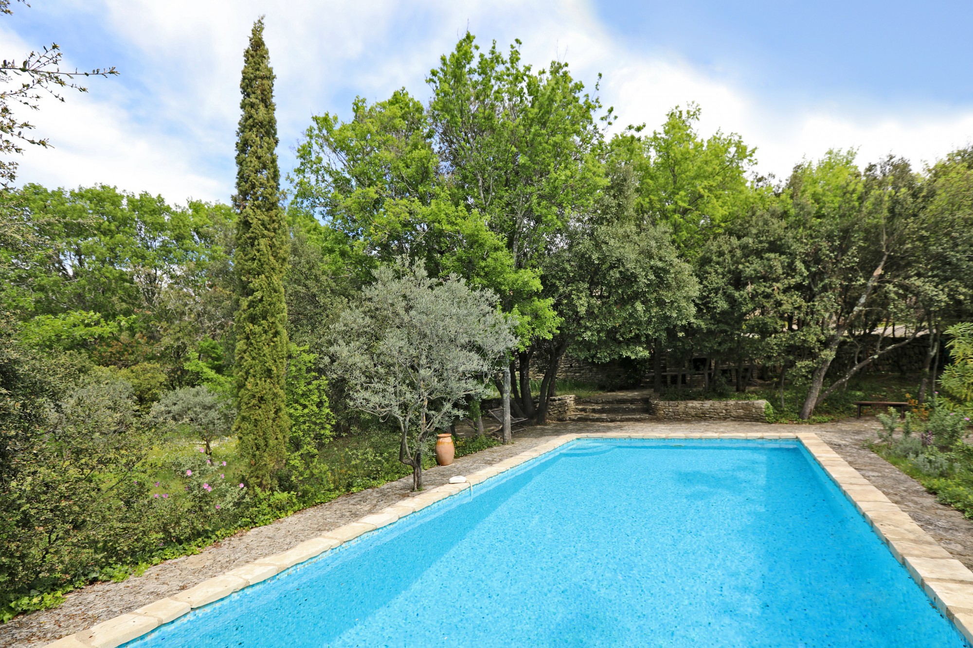 Proche de Gordes, charmante maison avec vues   