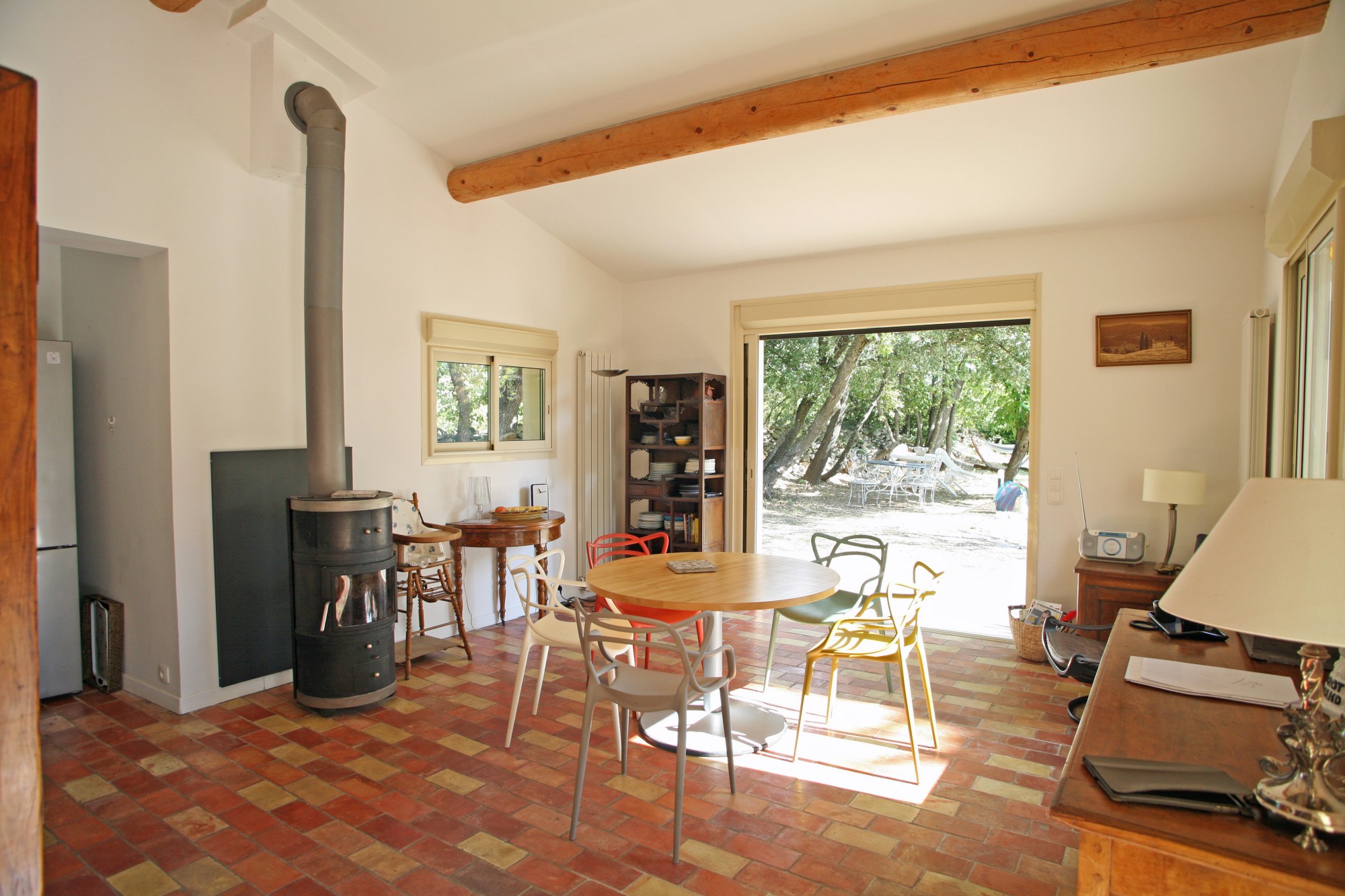 Luberon - Maison contemporaine lumineuse bénéficiant de belles vues   