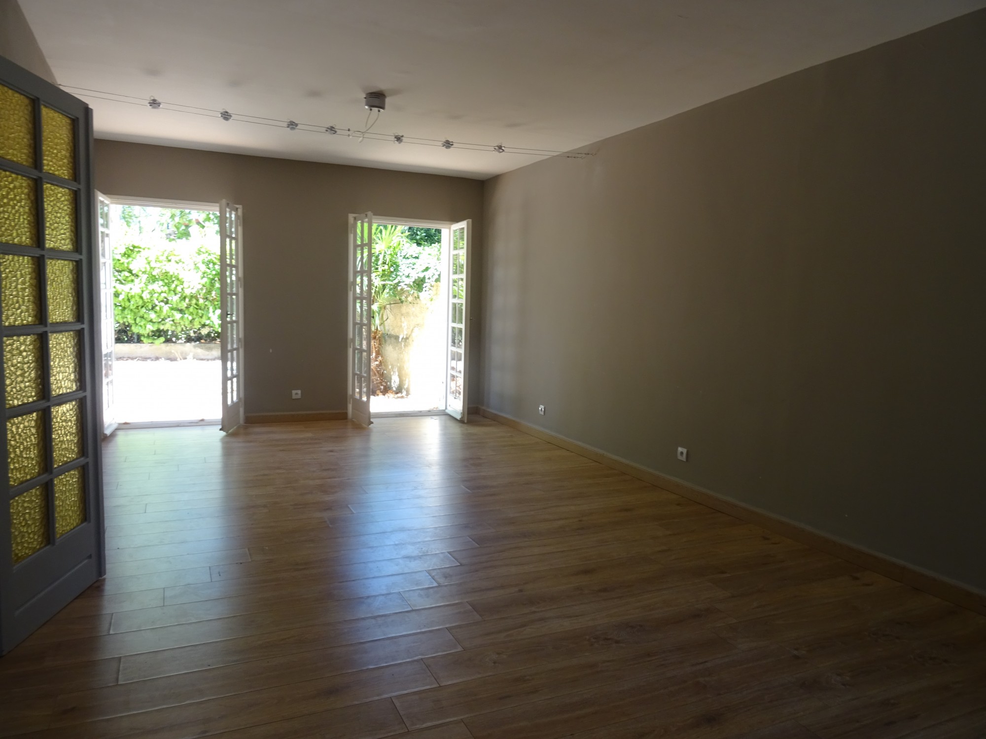 Avignon Sud - Maison dans environnement calme   