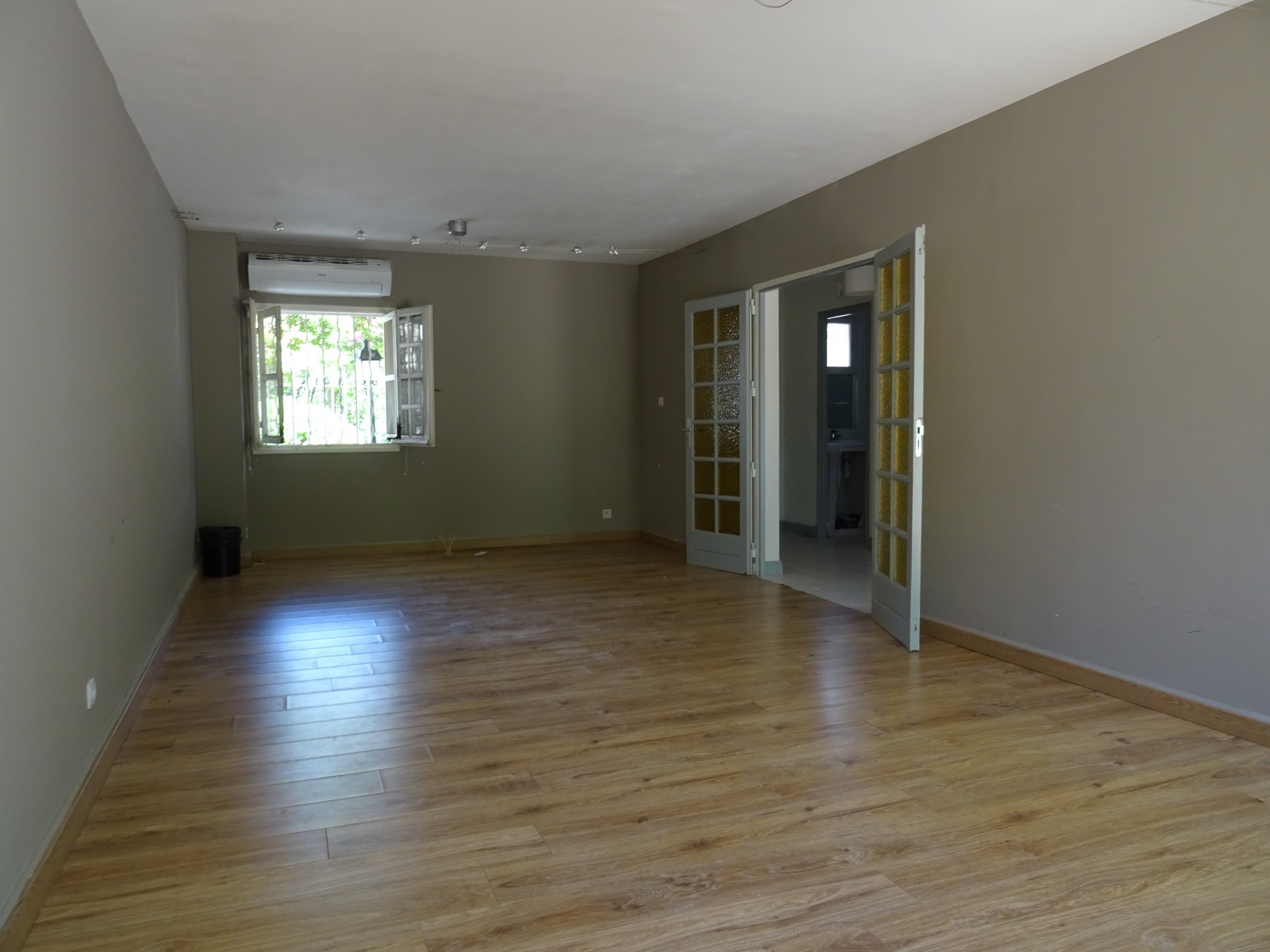 Avignon Sud - Maison dans environnement calme   