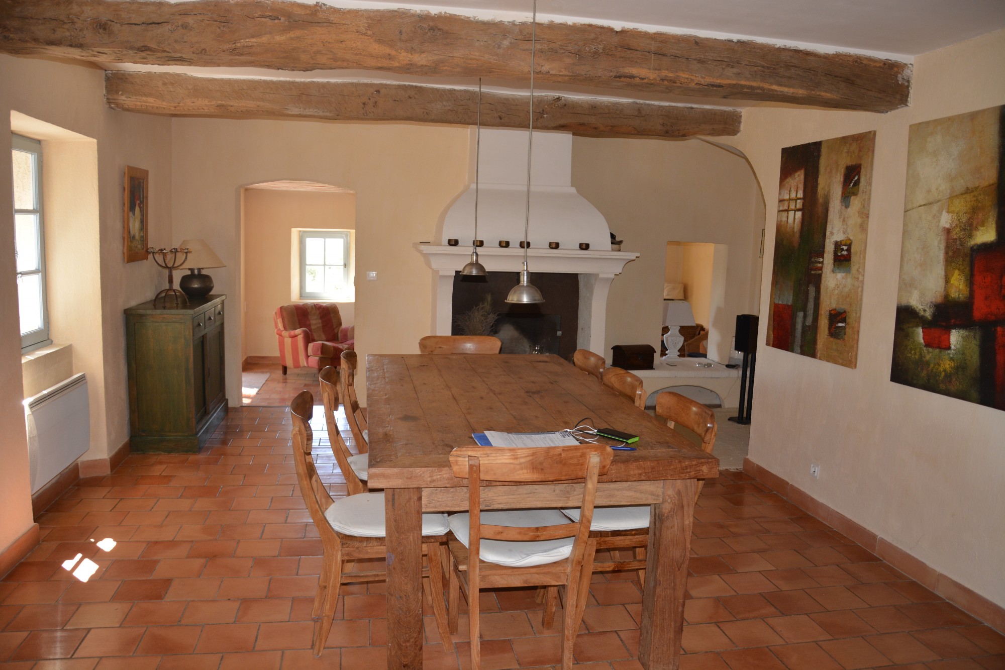 Proche Gordes, villa en pierres   