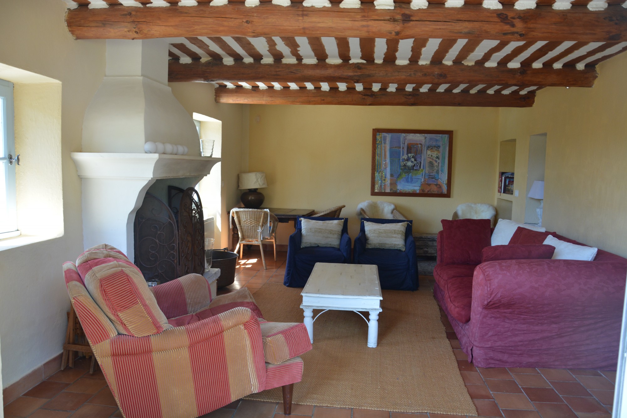 Proche Gordes, villa en pierres   