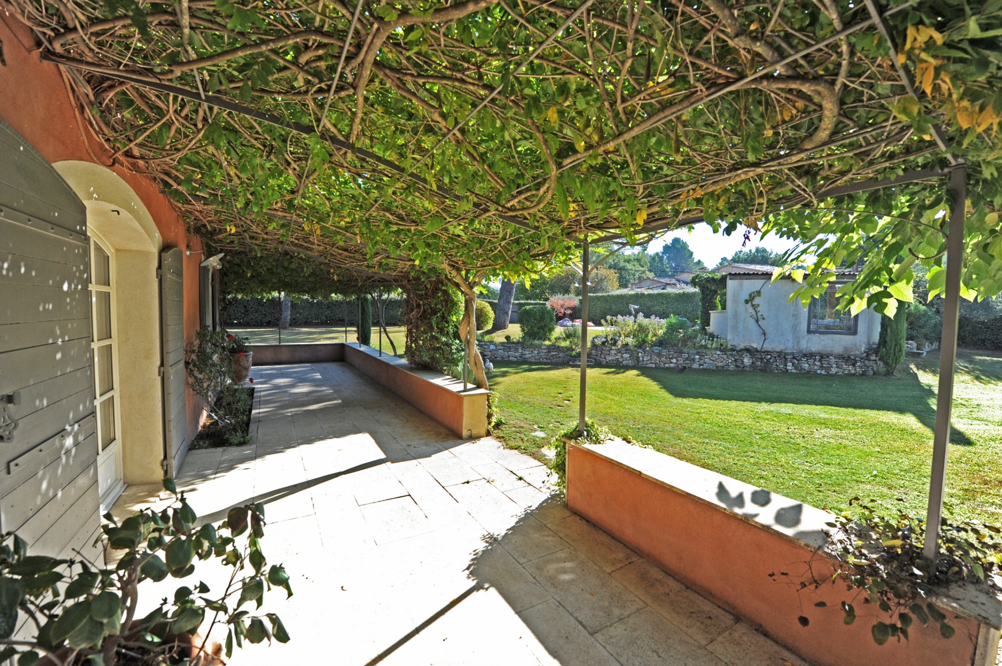 Roussillon : belle situation pour cette villa tout confort   