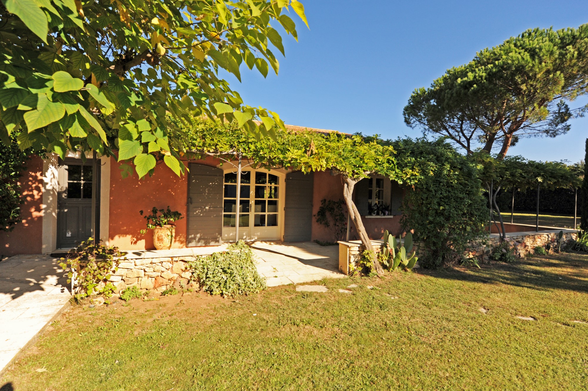 Roussillon : belle situation pour cette villa tout confort   
