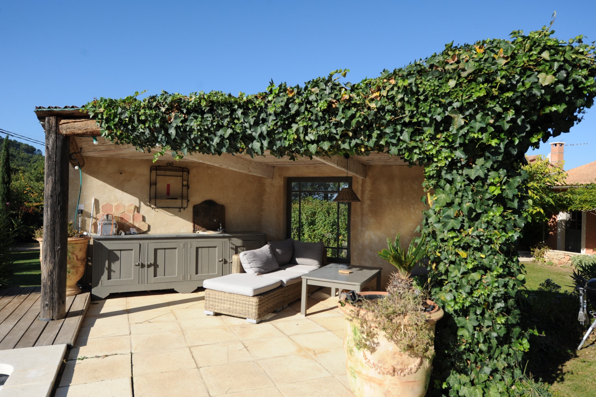 Roussillon : belle situation pour cette villa tout confort   