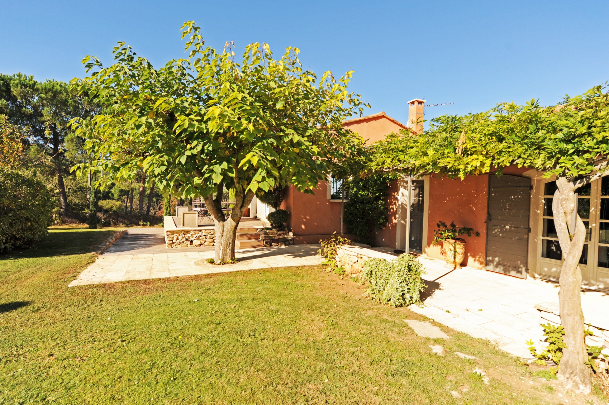 Roussillon : belle situation pour cette villa tout confort   