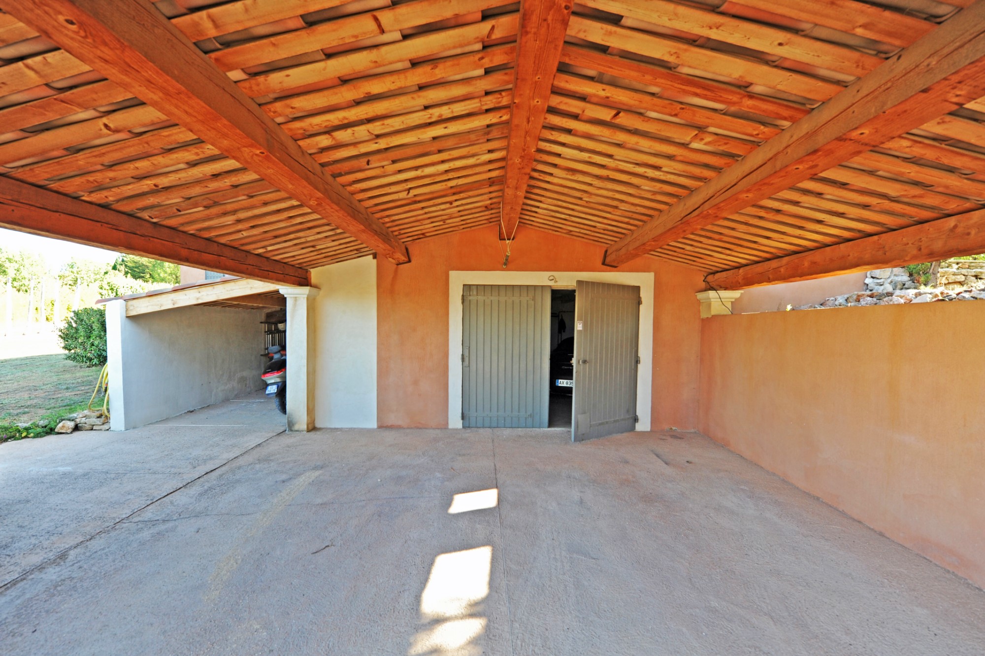 Roussillon : belle situation pour cette villa tout confort   