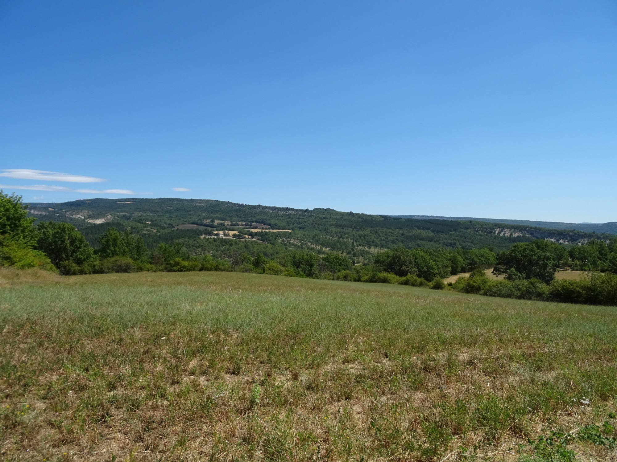 Luberon, ensemble de trois maisons en pleine nature   