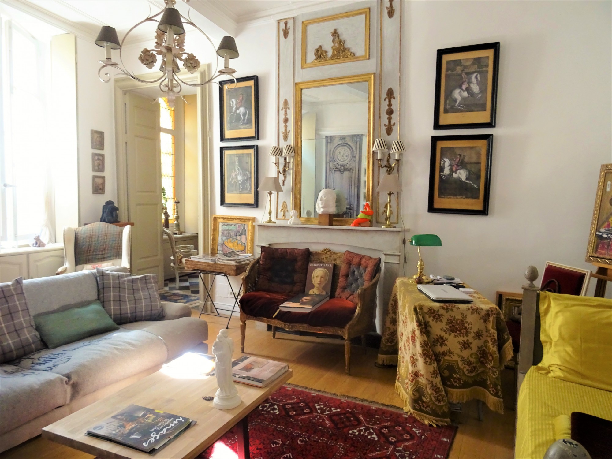 Avignon Intra Muros, appartement de standing   