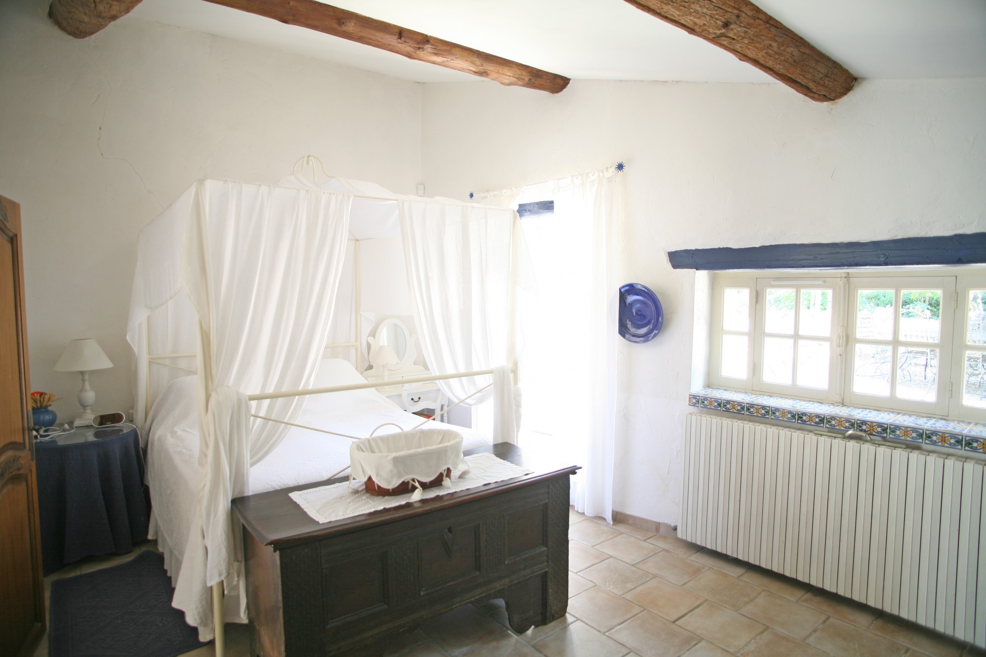 Mas restauré avec piscine à deux pas d'un village classé    