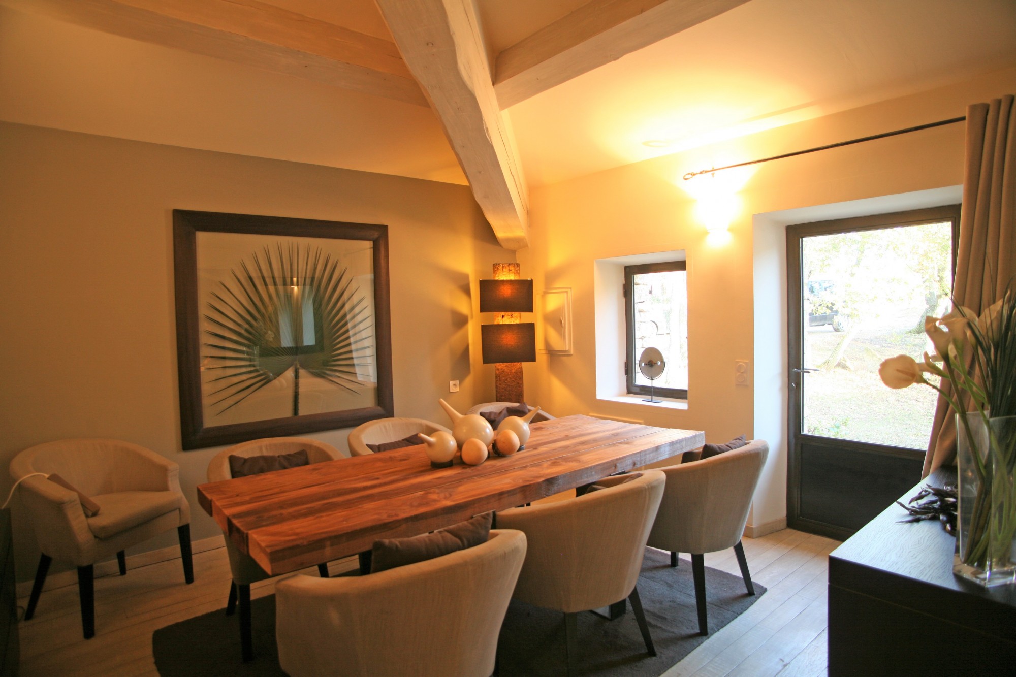 Maison traditionnelle en pierres avec piscine et très belle vue   