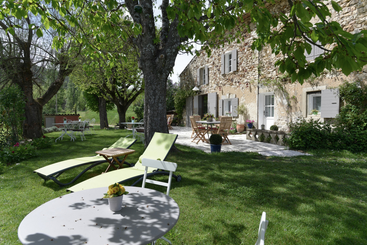 Très beau mas avec piscine sur plus de deux hectares de terrain    