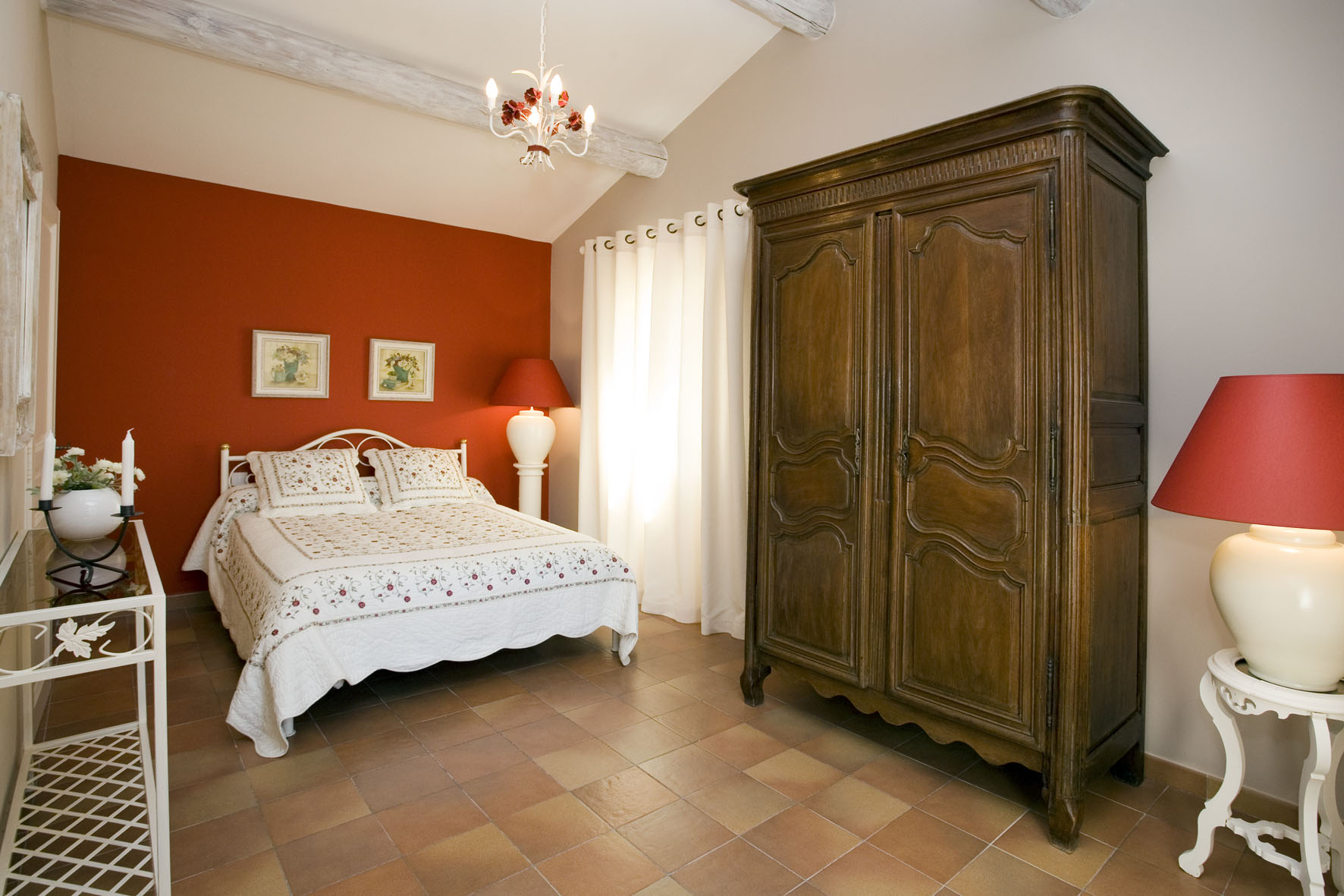 A vendre,  villa de 5 chambres avec piscine sur Saint-Antoine, L’Isle-sur-la-Sorgue  