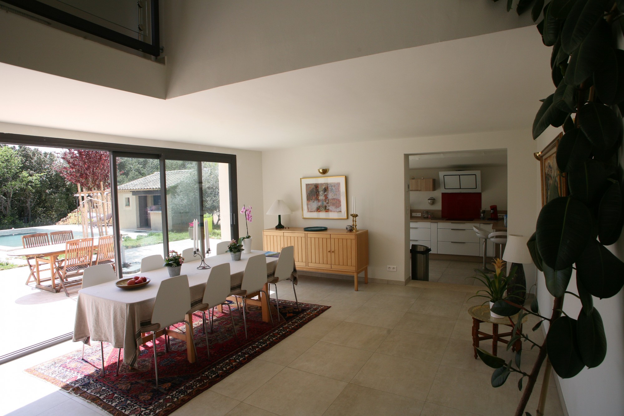 Maison traditionnelle avec piscine et annexes parfaitement restaurée et dynamisée   