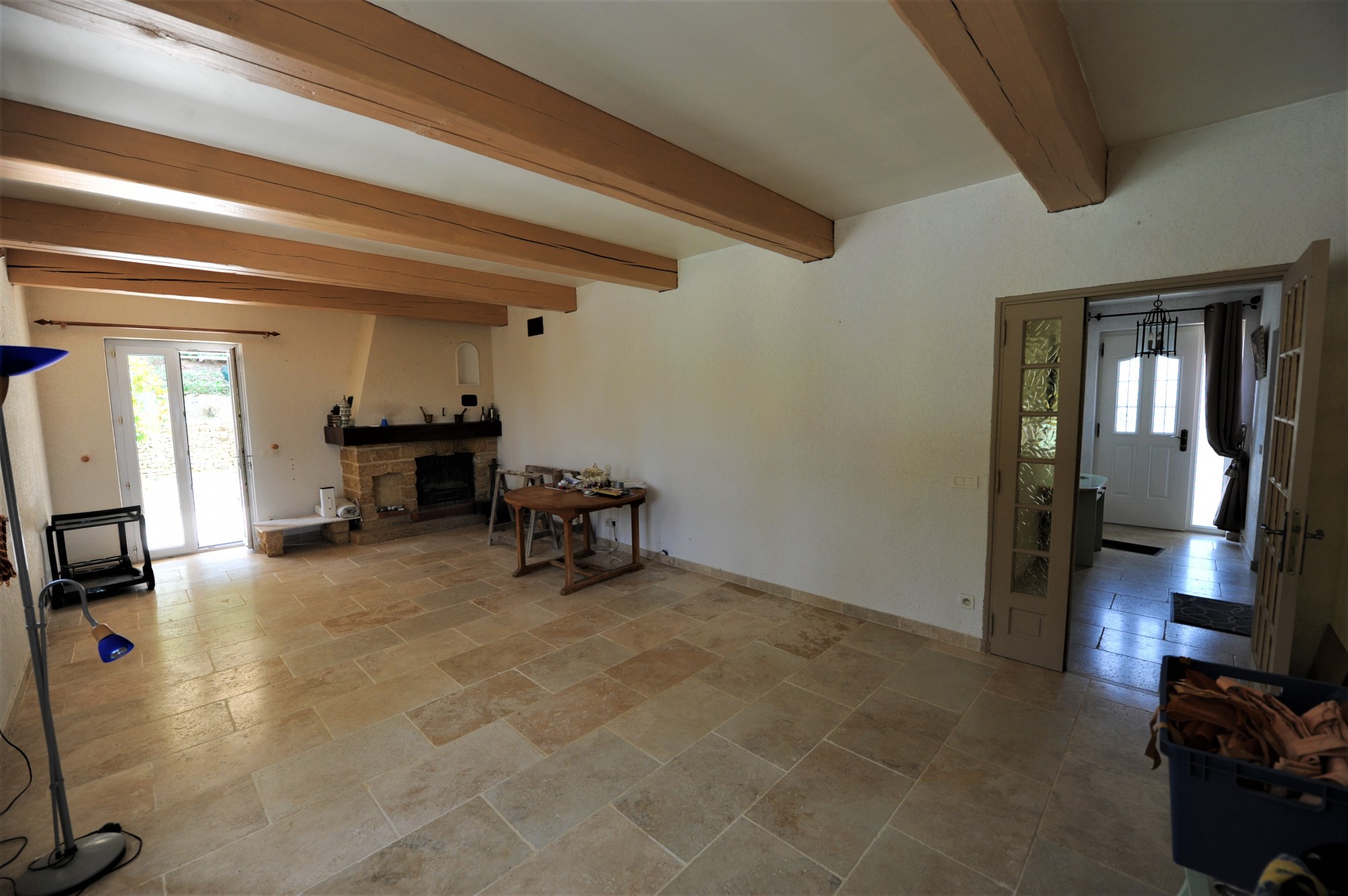 Belle maison en pierre en position dominante sur 1,3 hectare   