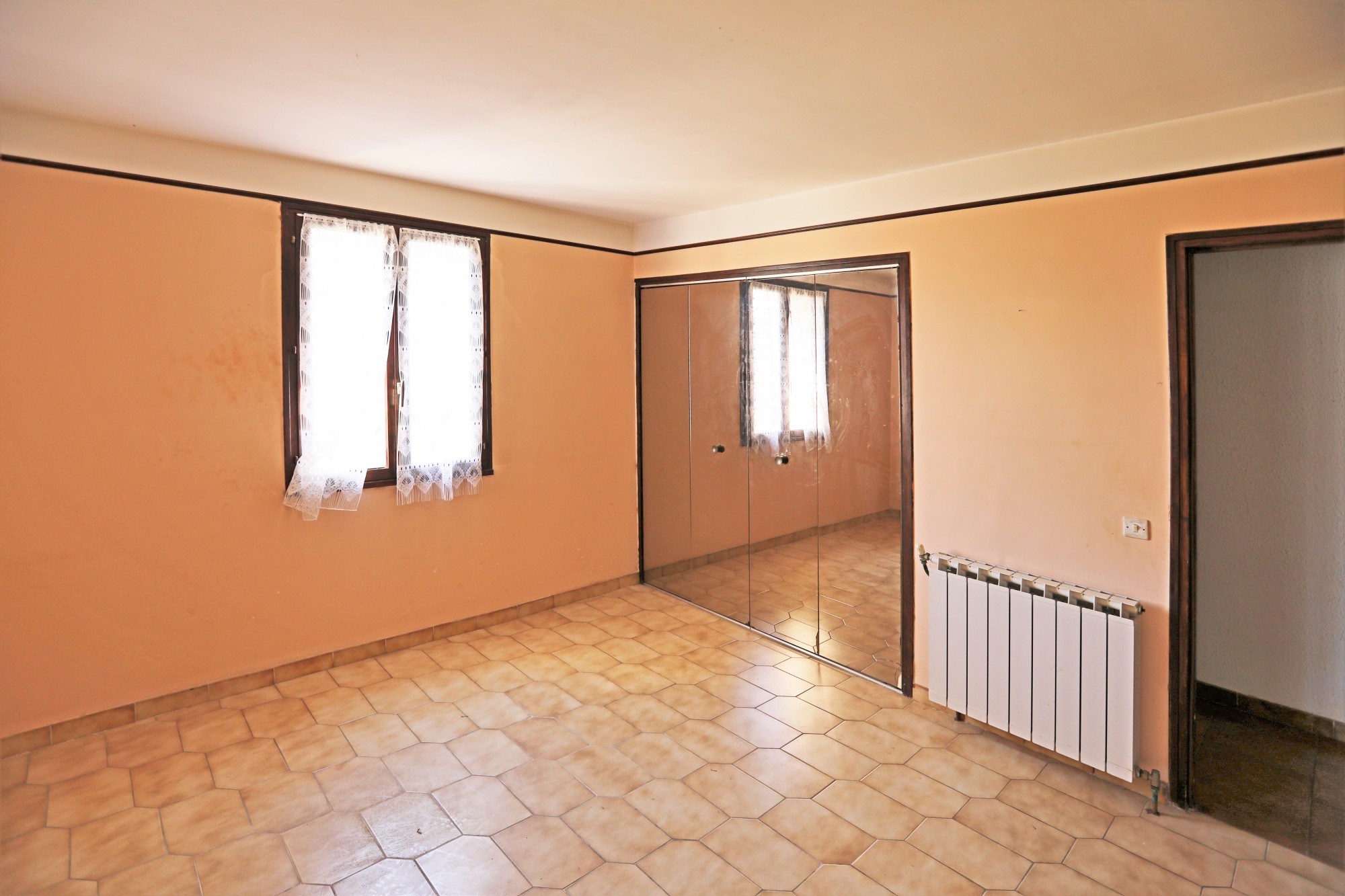 Maison de 3 chambres avec garage et jardin en Luberon    