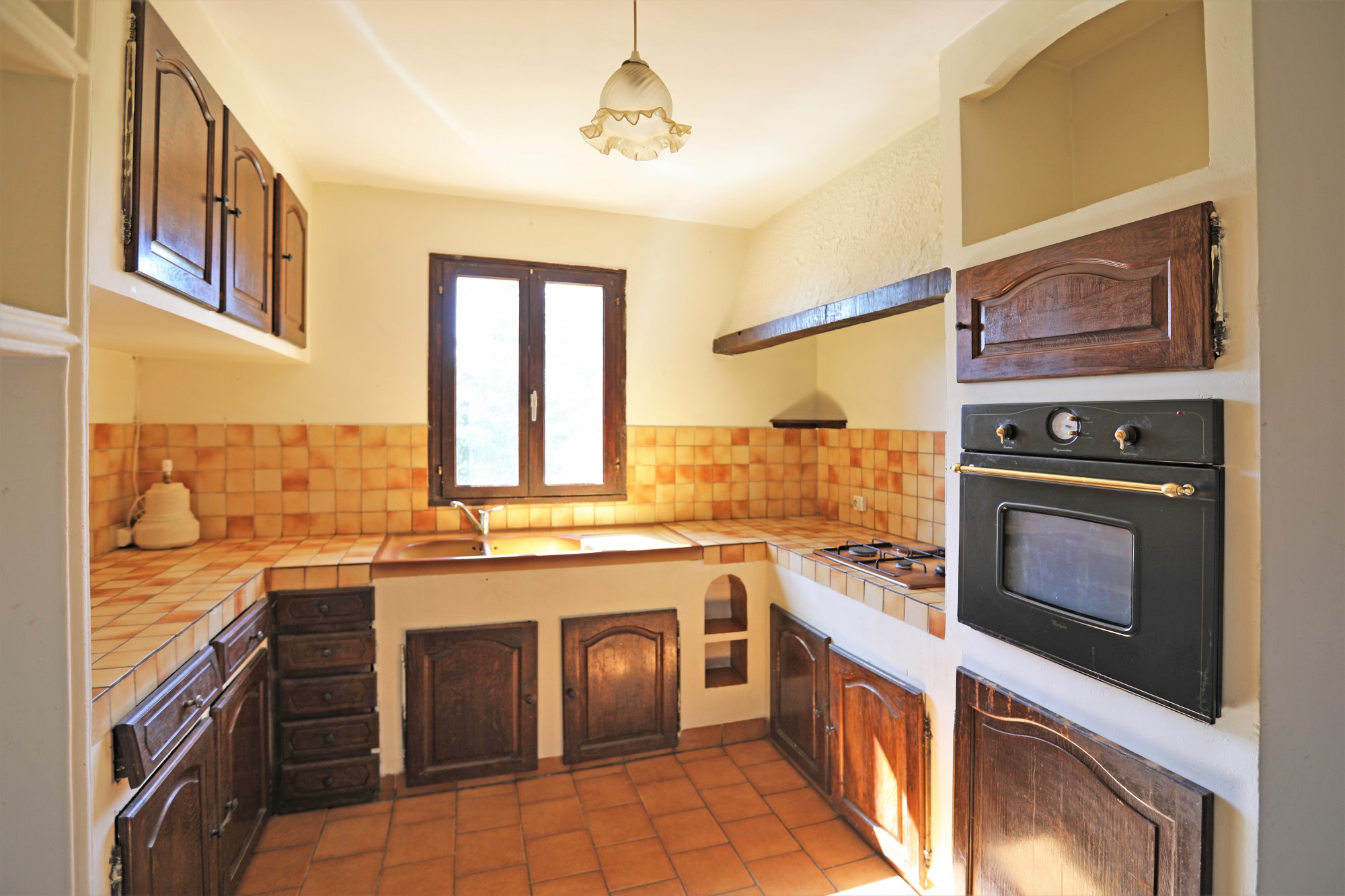 Maison de 3 chambres avec garage et jardin en Luberon    