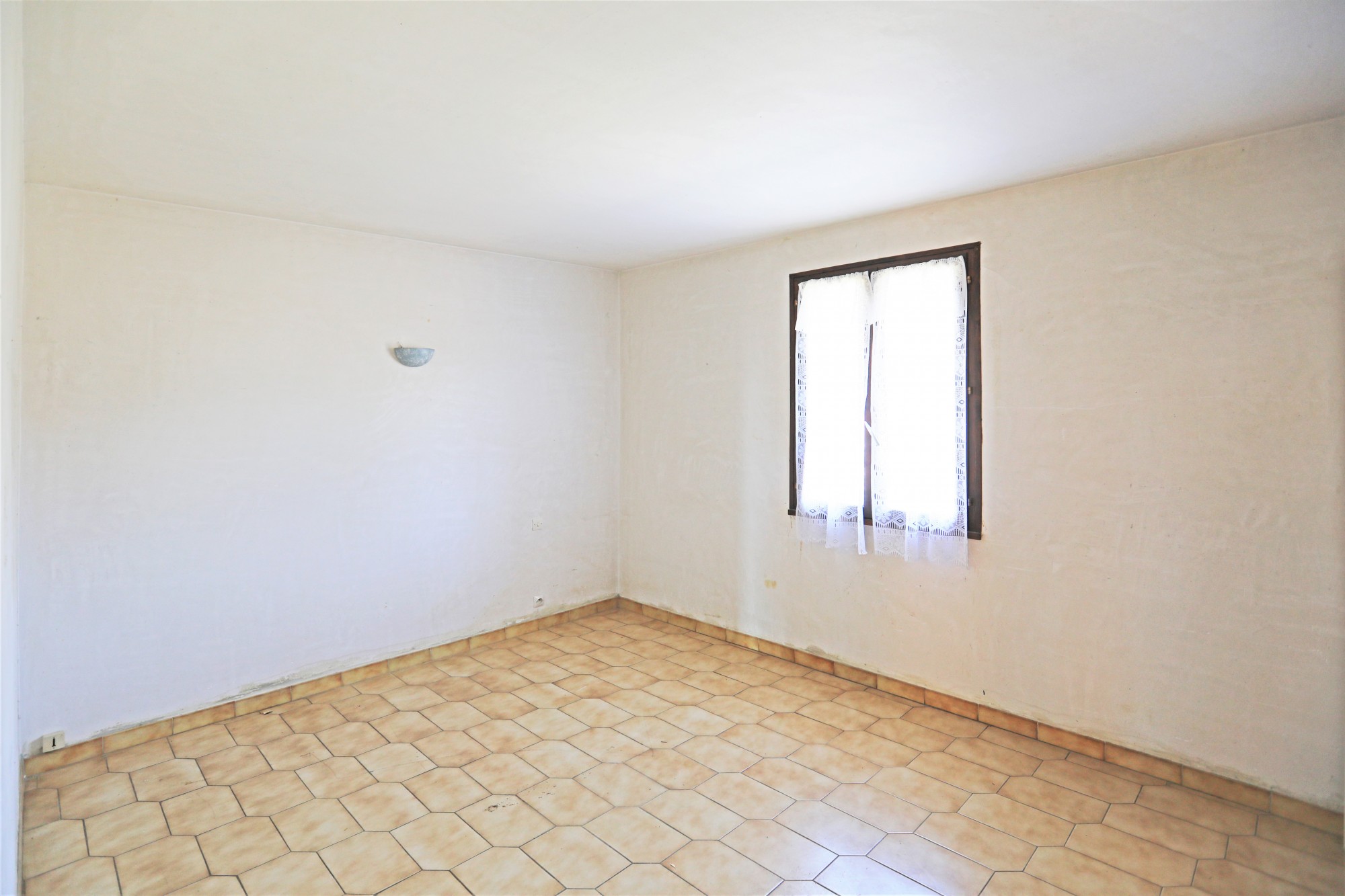 Maison de 3 chambres avec garage et jardin en Luberon    