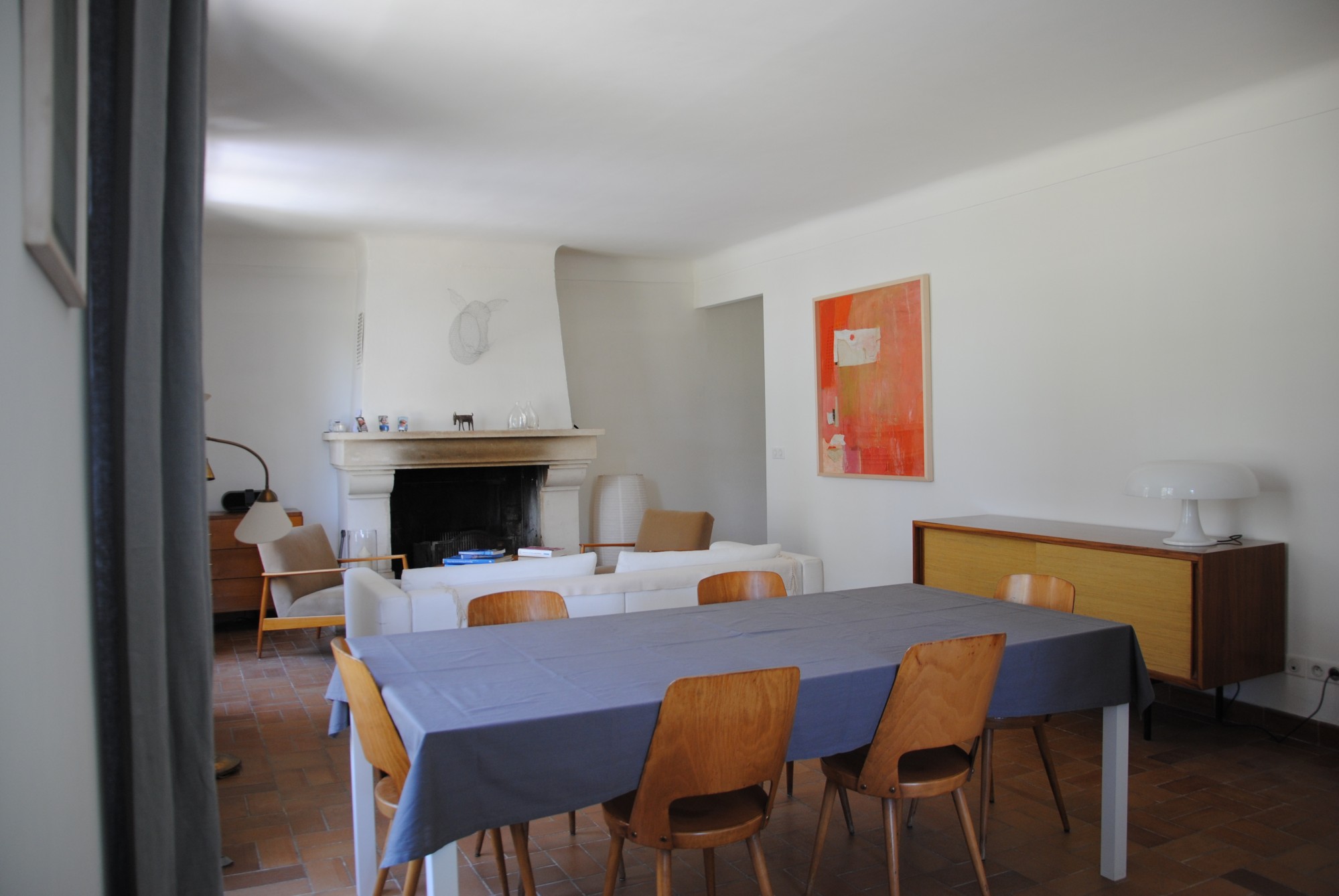 Proche Gordes, en colline, villa en pierre avec piscine   