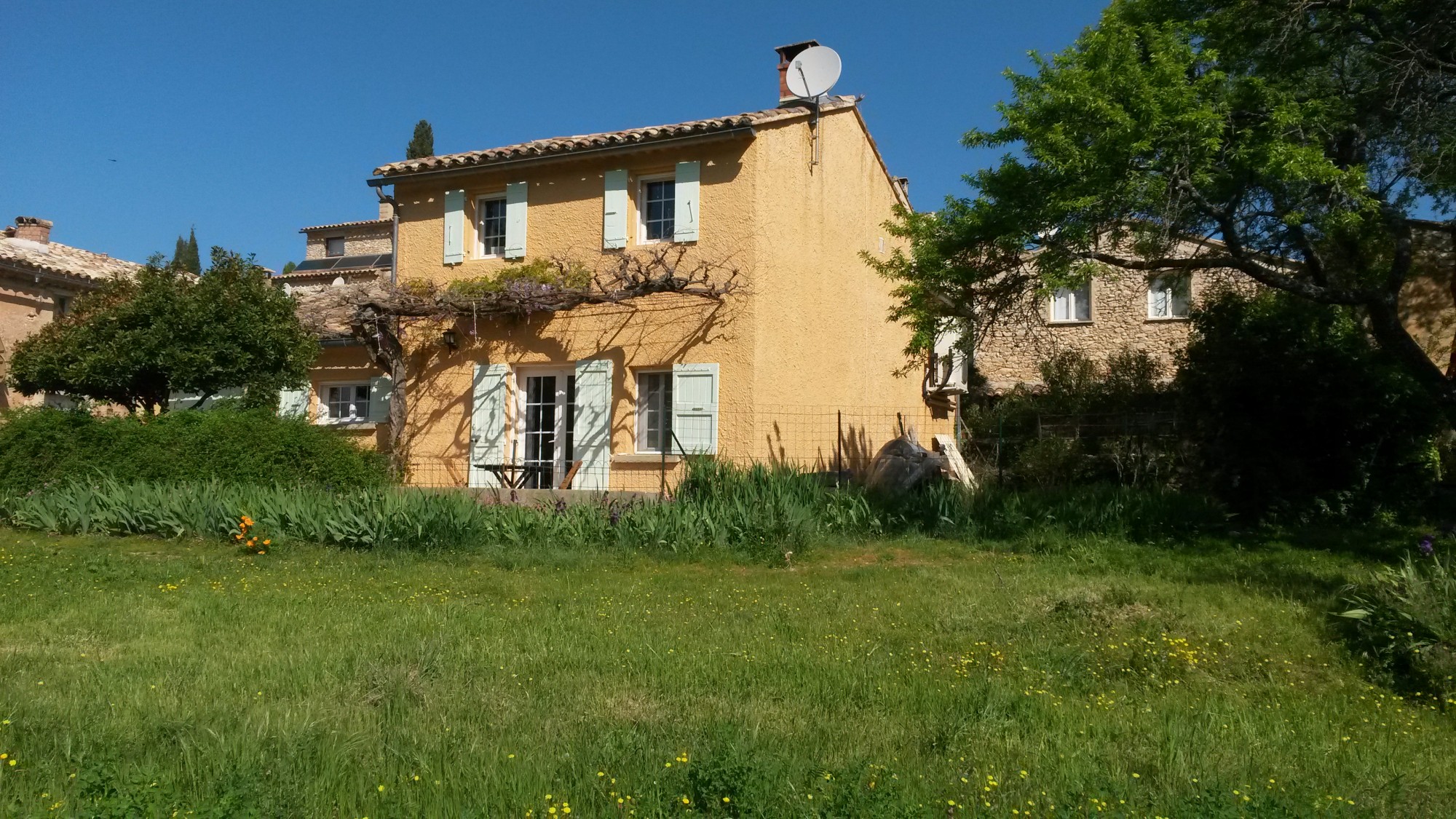 Luberon - Maison de hameau avec jolie vue   