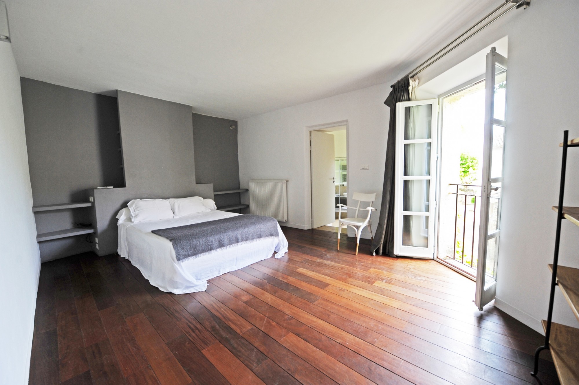 Sols en plancher et ouverture au sud