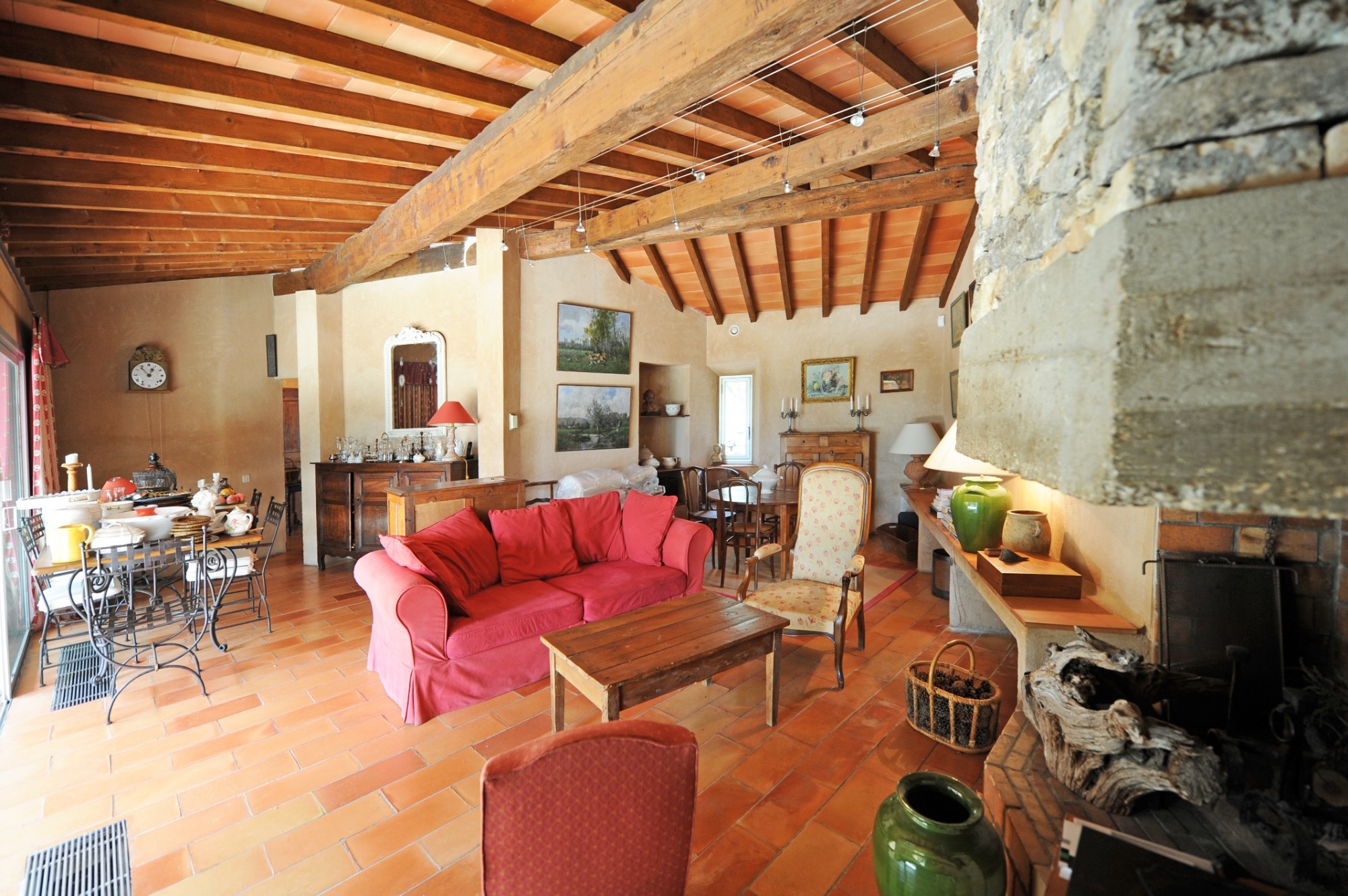 Bonnieux : belle villa en pierres en position dominante sur 2 hectares   