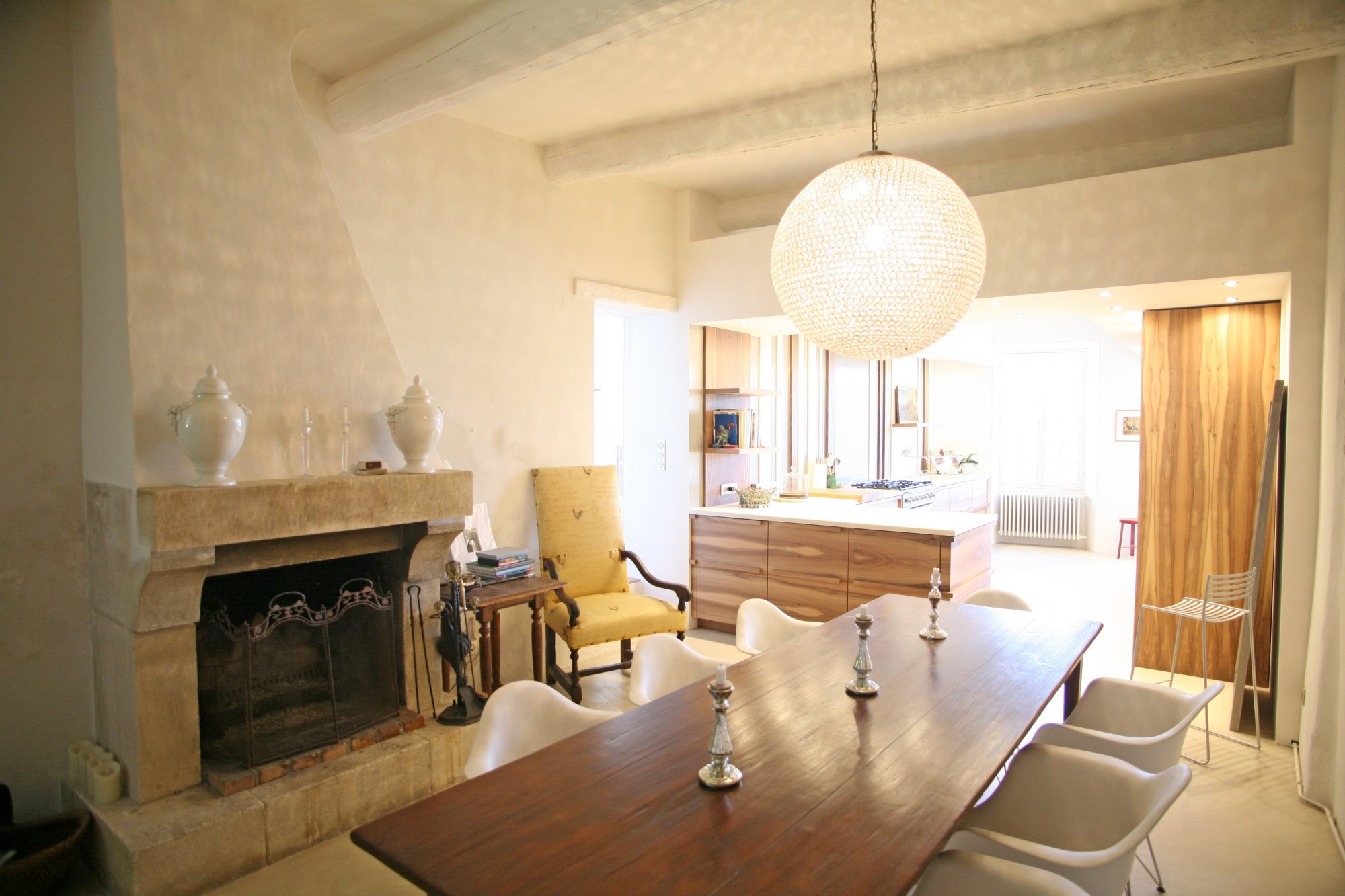 Ménerbes, très belle maison de village avec vues superbes   