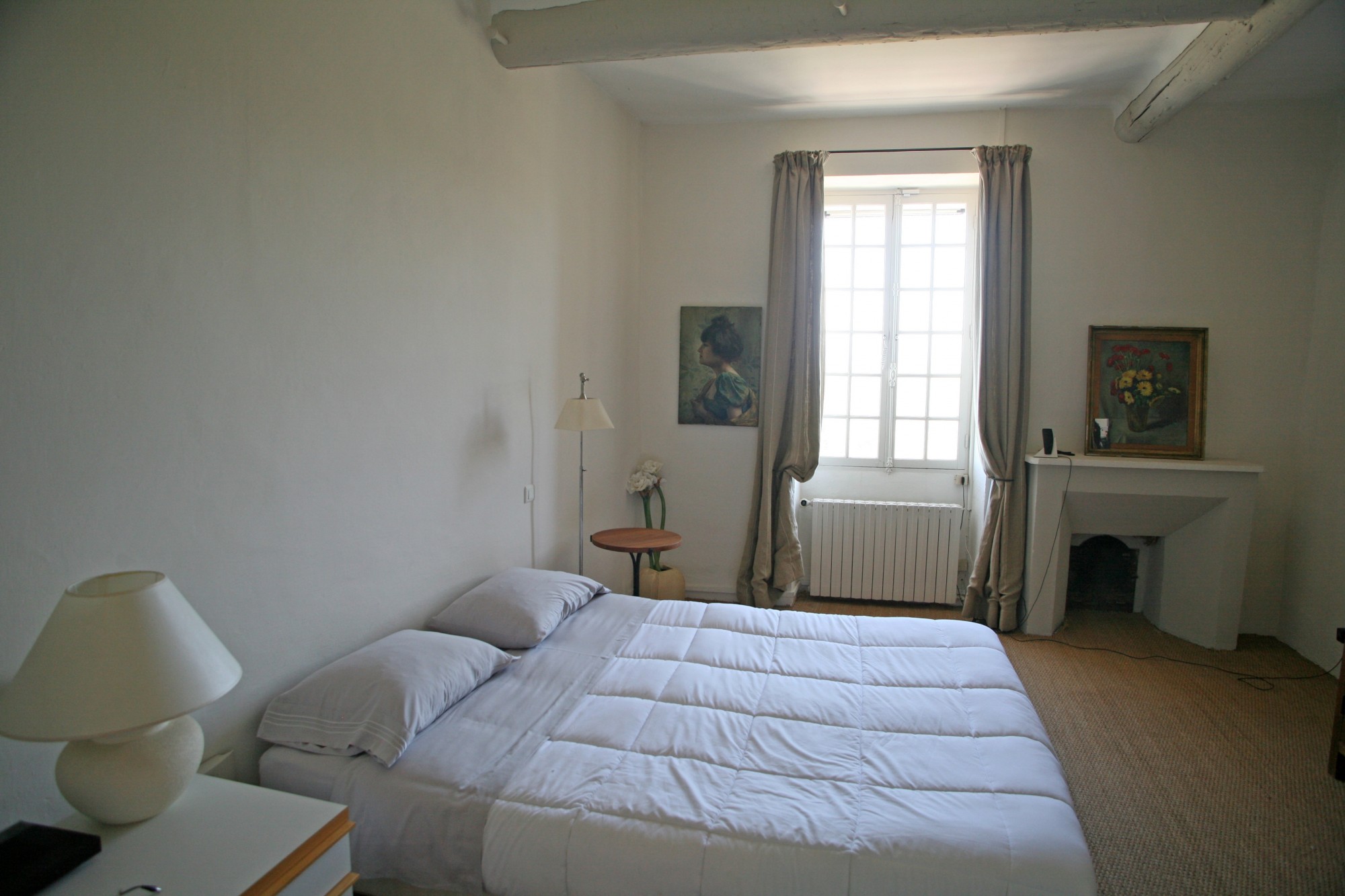 Ménerbes, très belle maison de village avec vues superbes   