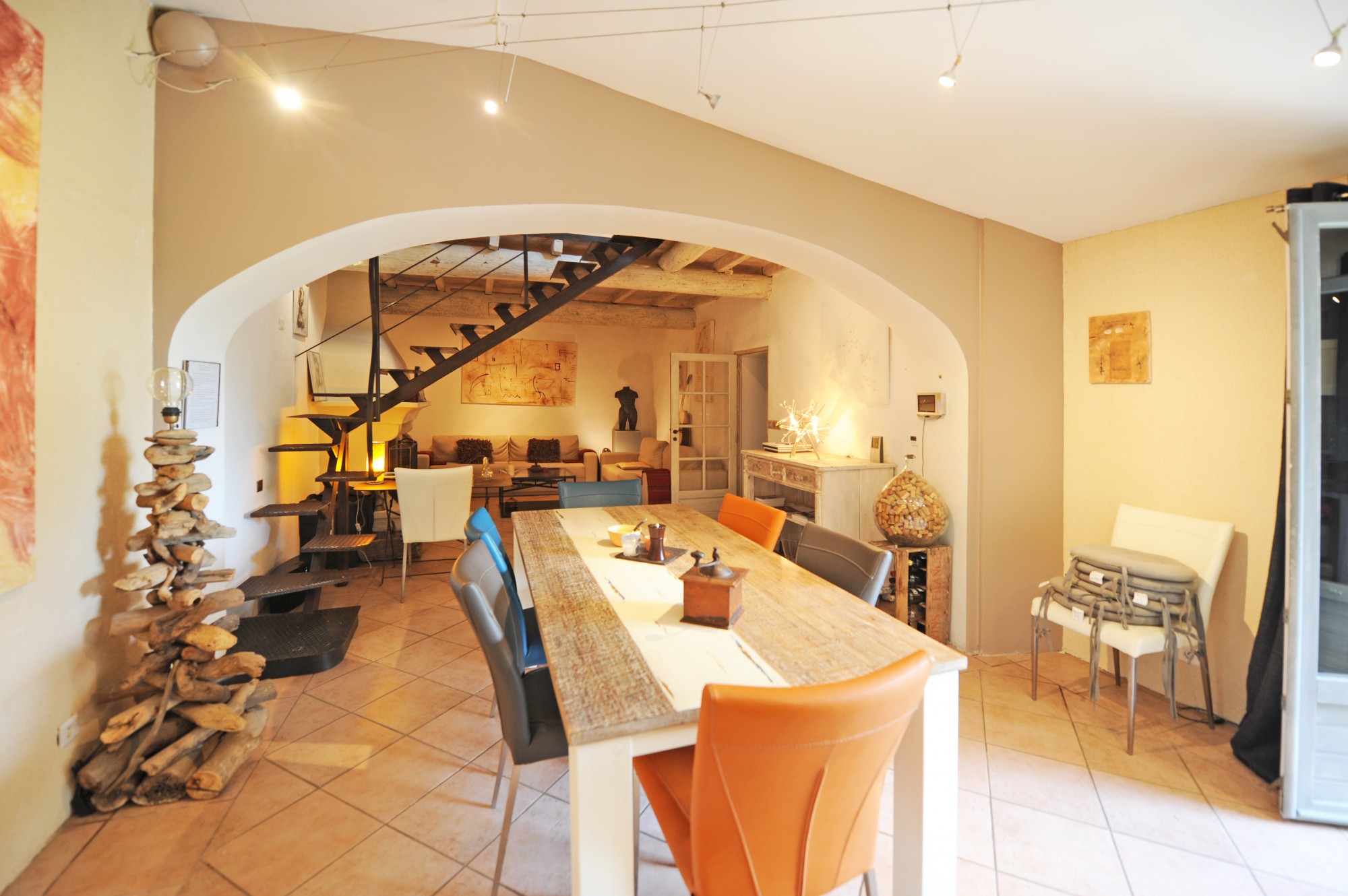Gordes - Grande maison 18ème au cœur d’un hameau   