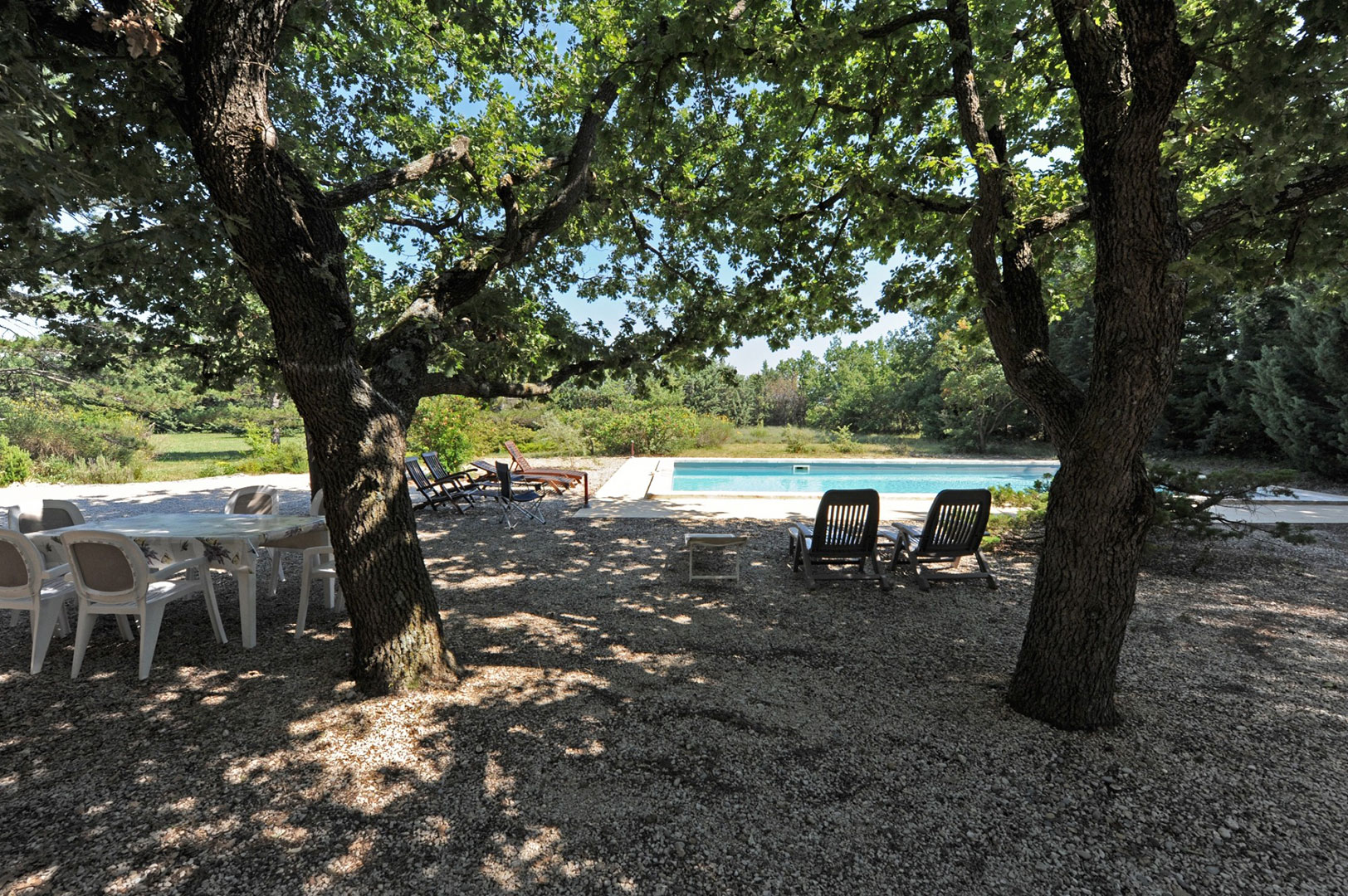 A Gordes, propriété d'agrément avec piscine sur 6500 m²    