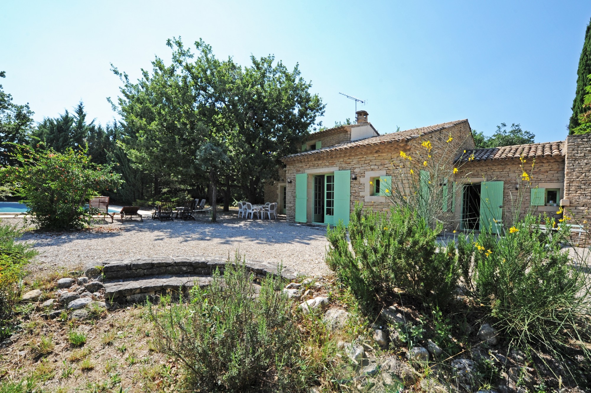 A Gordes, propriété d'agrément avec piscine sur 6500 m²    
