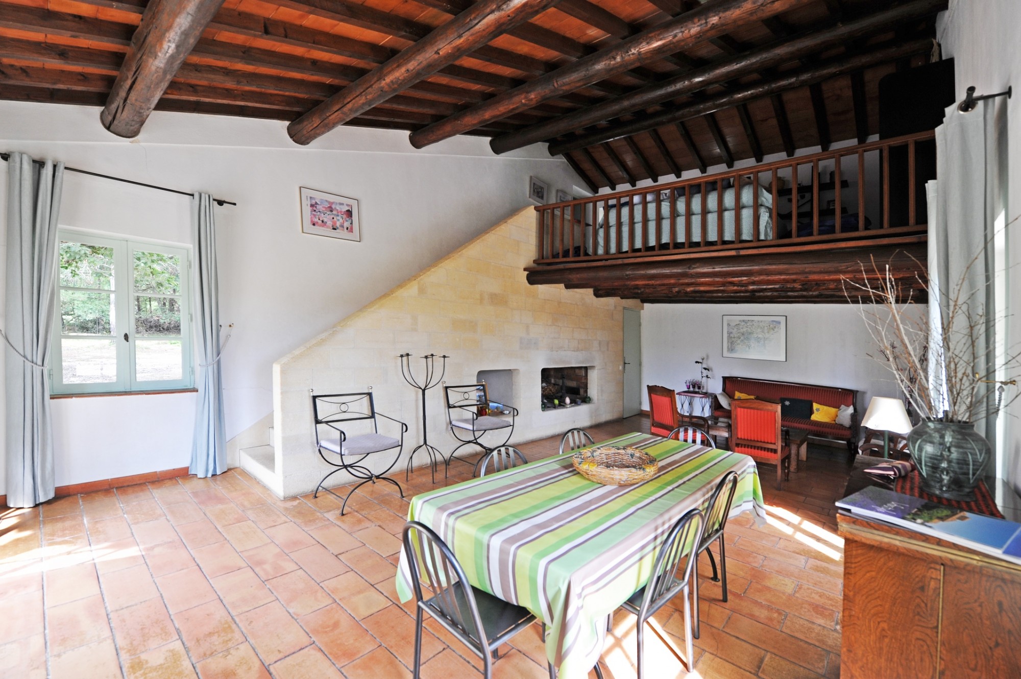 A Gordes, propriété d'agrément avec piscine sur 6500 m²    