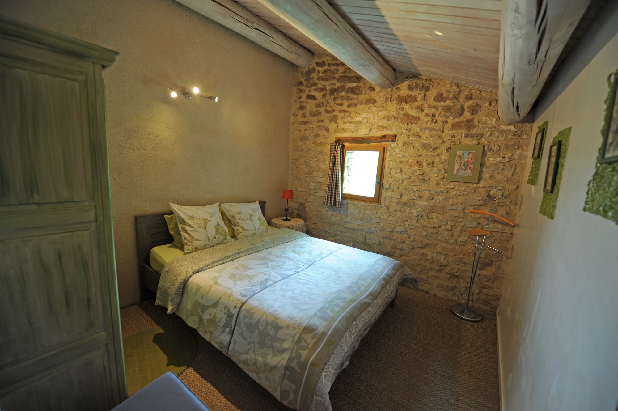 très belle ferme avec piscine au milieu des lavandes de Provence   