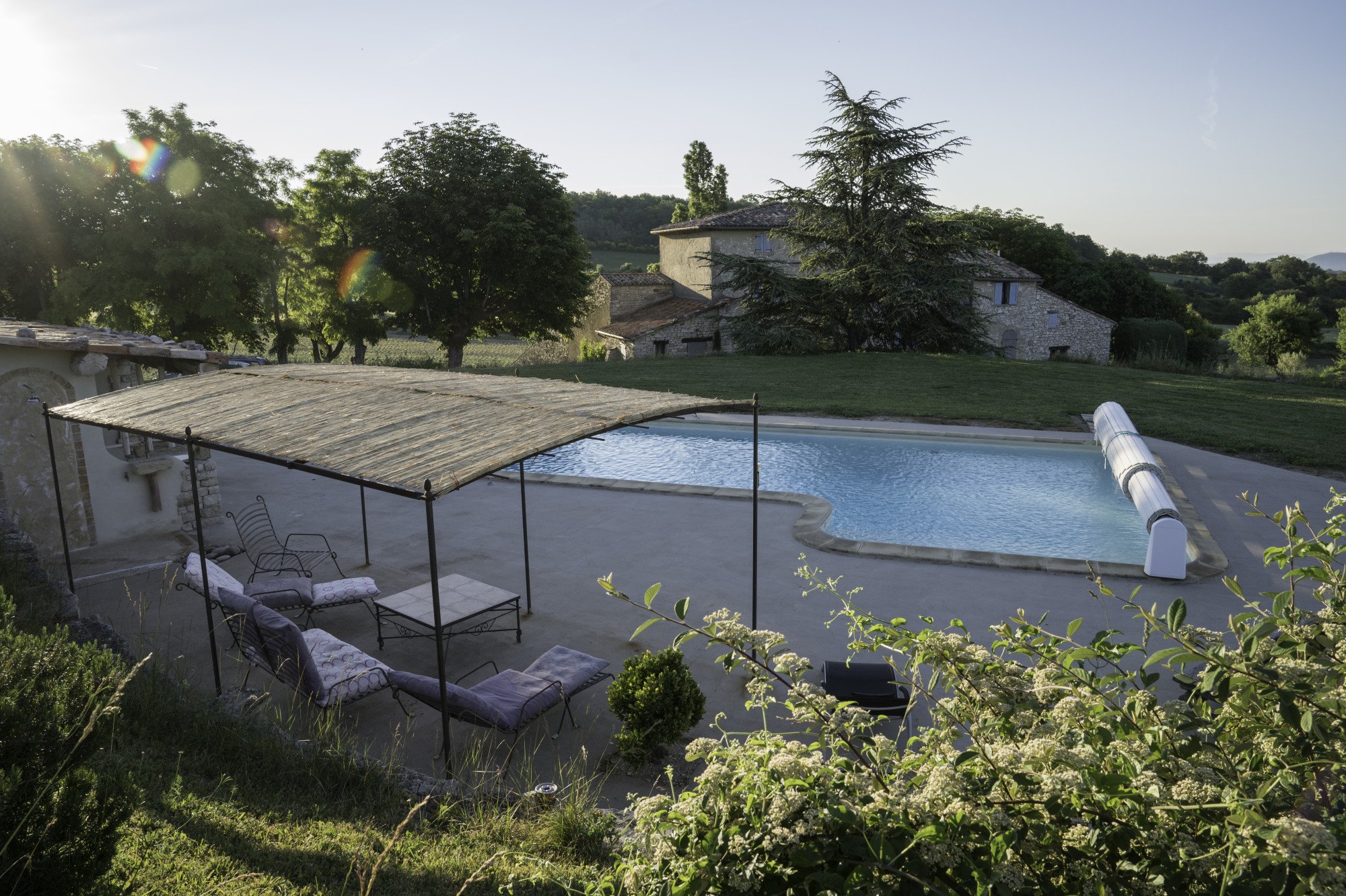 très belle ferme avec piscine au milieu des lavandes de Provence   